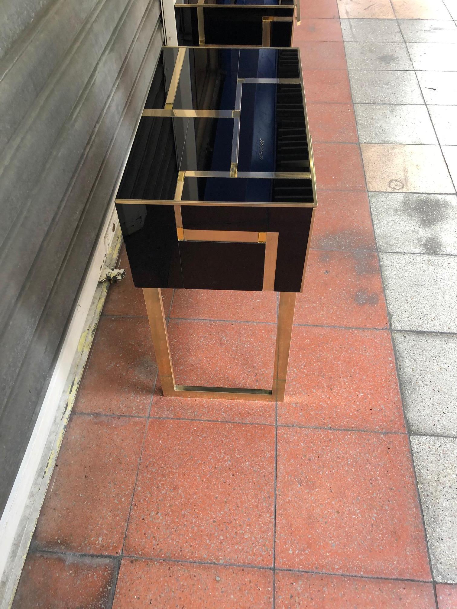 Pair of Italian Nightstands in Tinted Glass and Brass with One Drawer In Good Condition In Saint ouen, FR