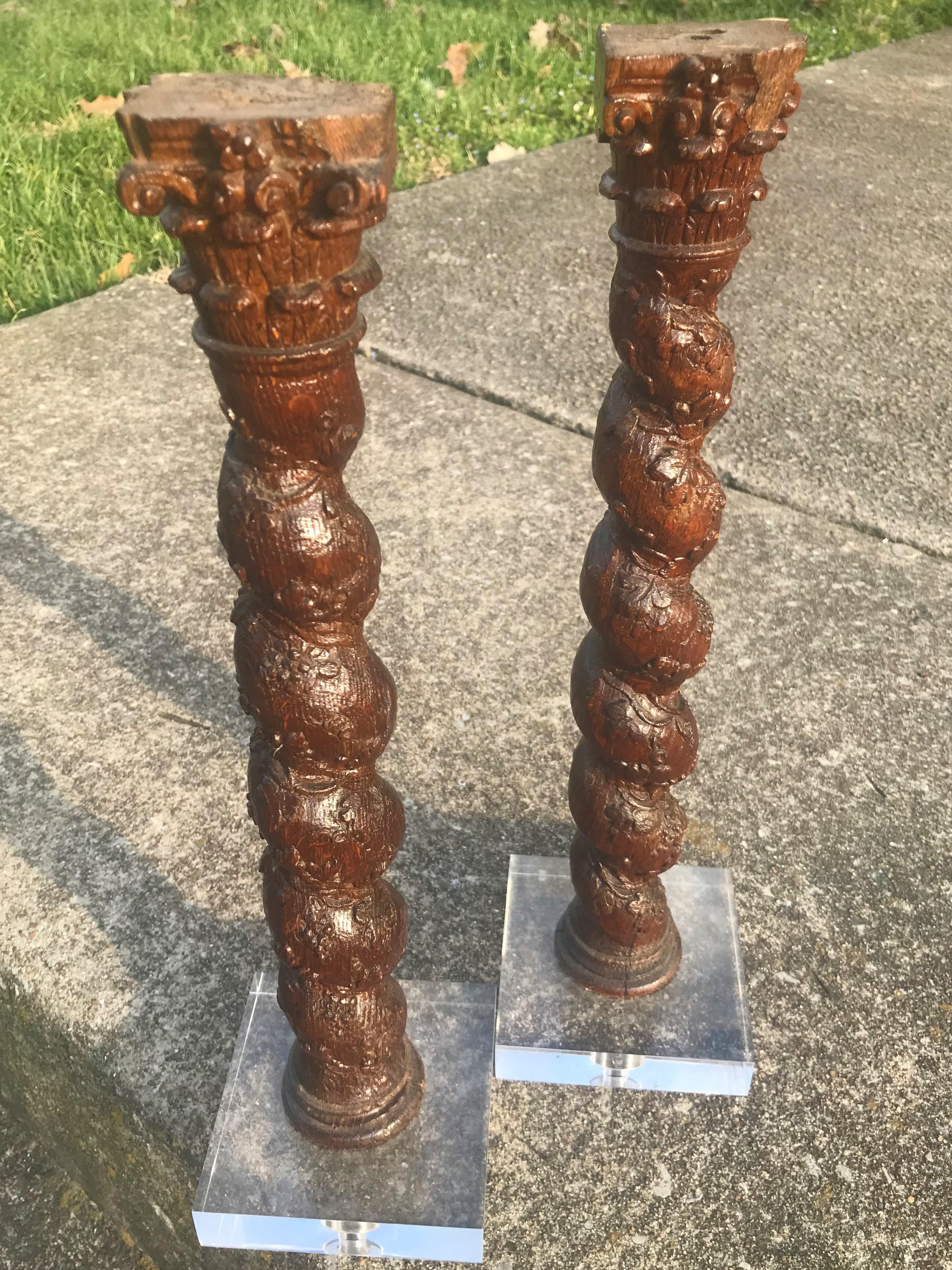 Pair of Italian Oak or Beech Architectural Carved Solomonic Corinthian Columns In Fair Condition In Nashville, TN