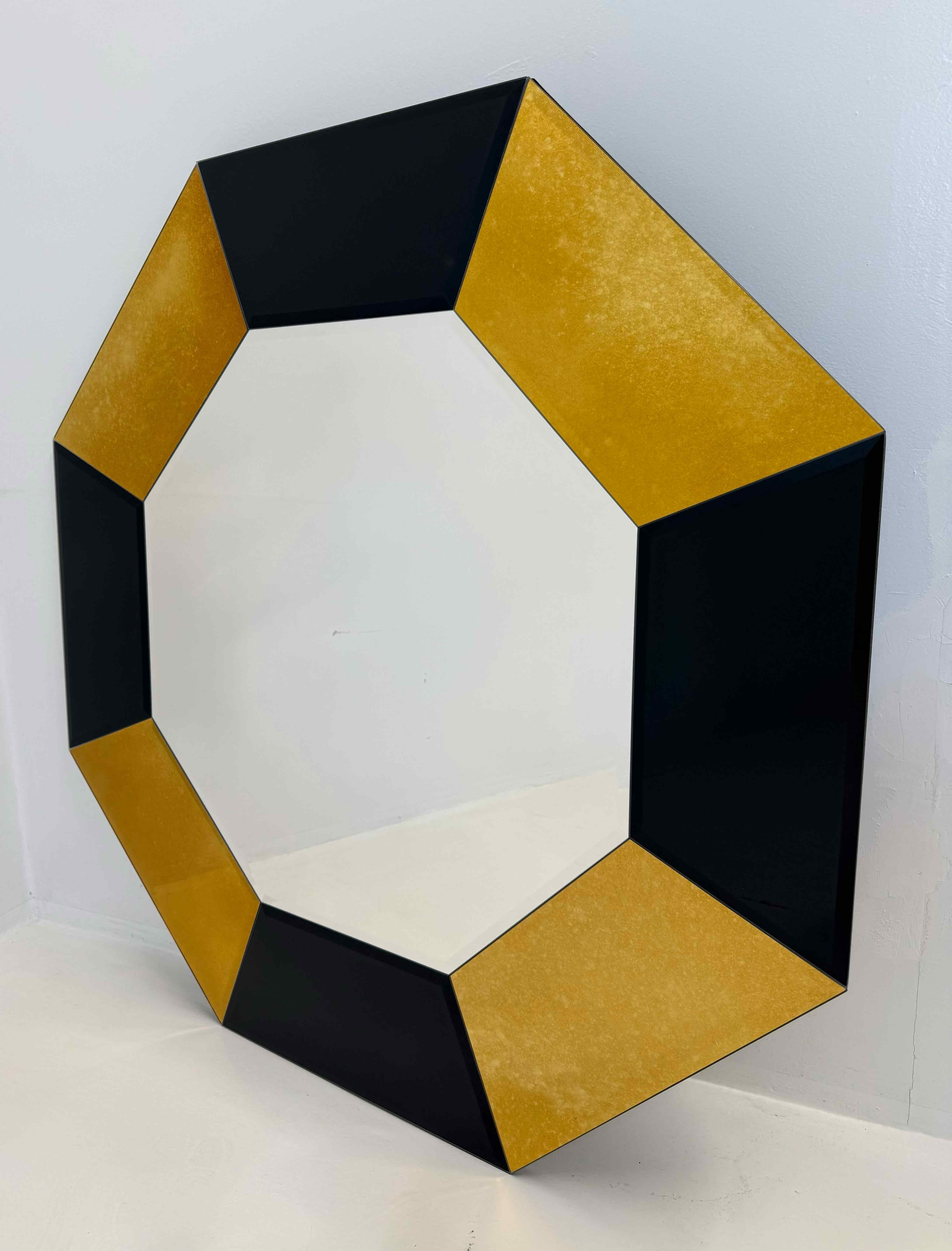 Miroir Paire de miroirs octogonaux italiens en verre miroité noir et or en vente