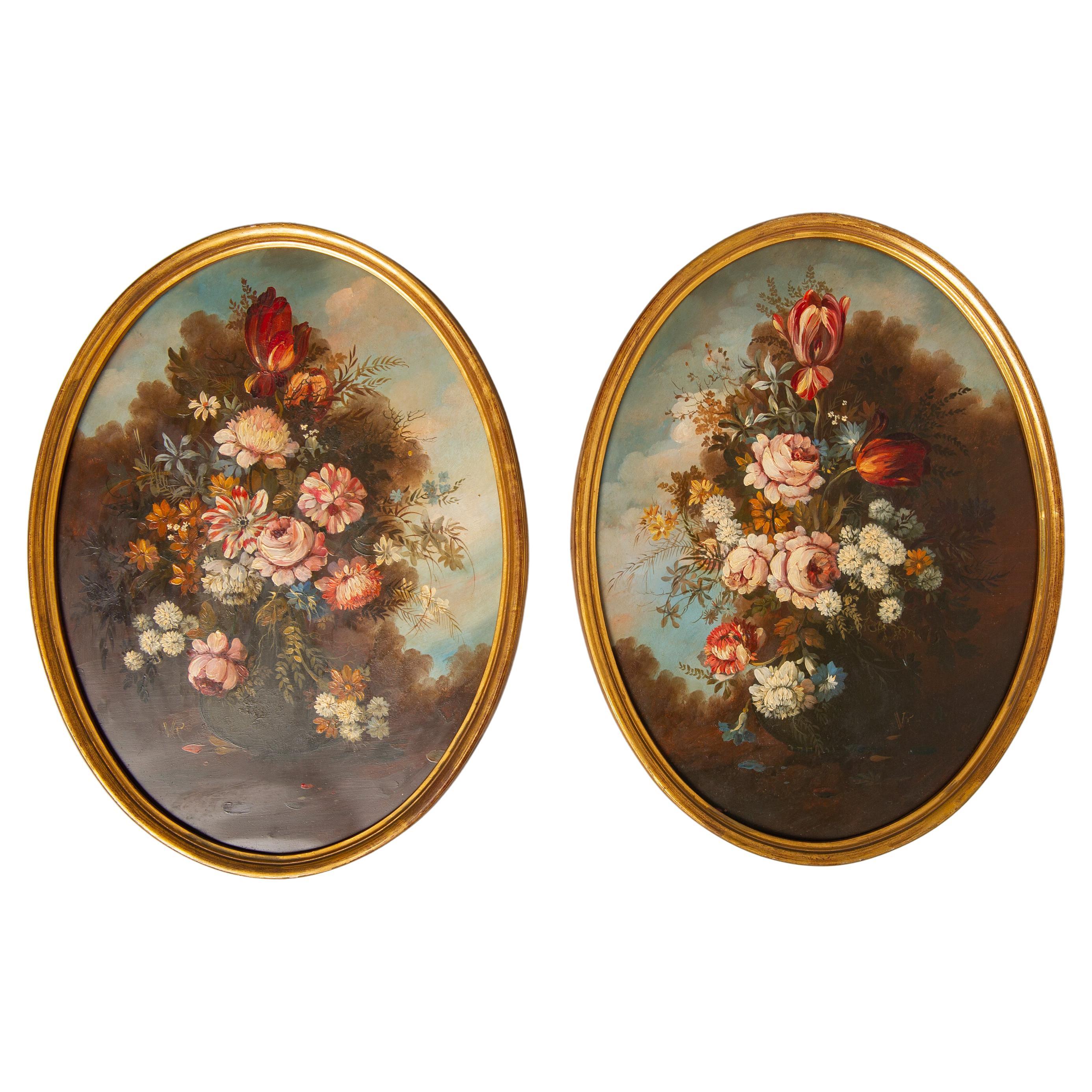O/8272 - Italian school about 1920 - This pair of still life oil paintings depict flowers on copper are in their original frames.
They may seem from the eighteenth century, but they were painted on the early decades of the twentieth century by a
