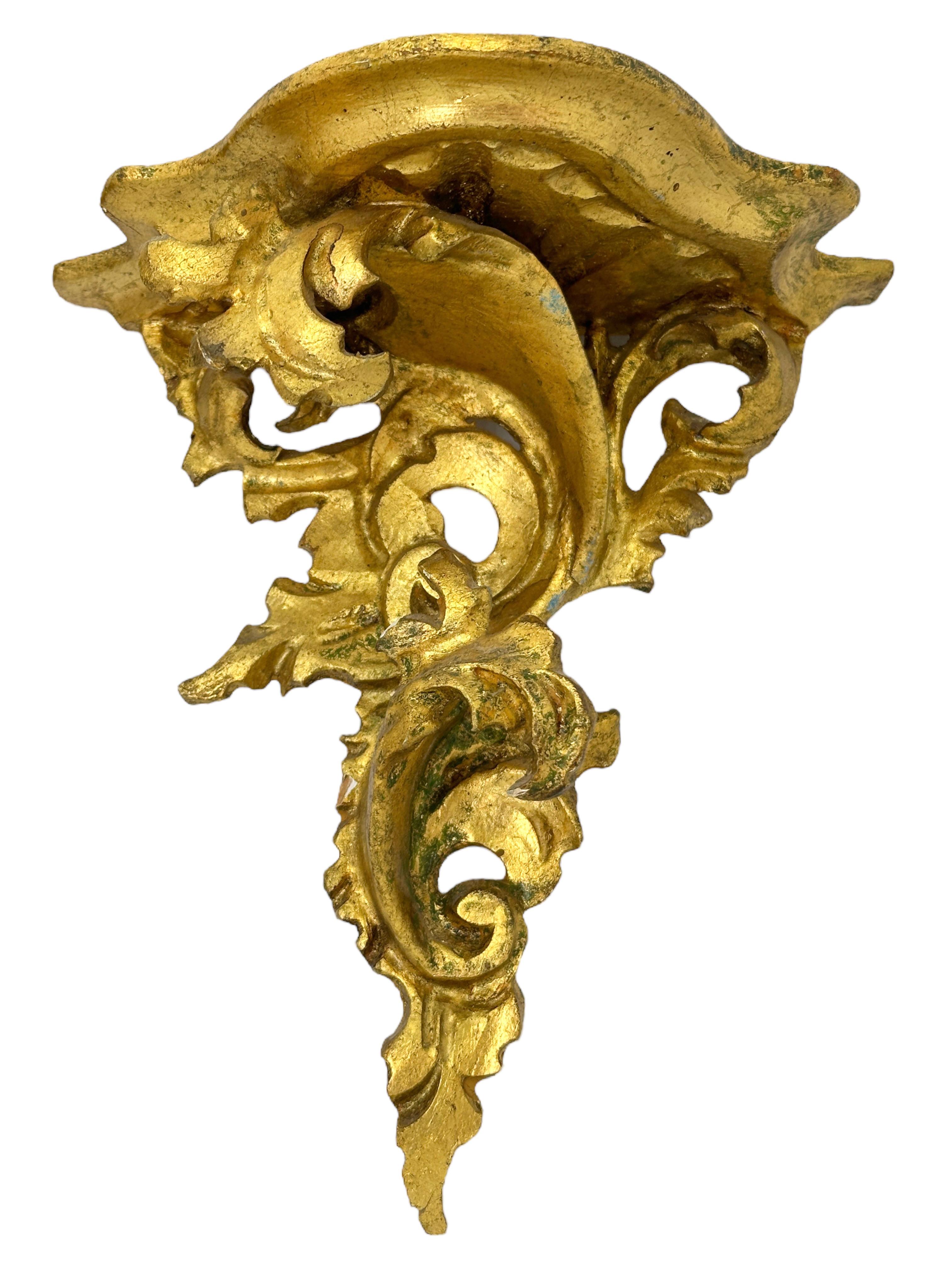 Mid-20th Century Pair of Italian Old Venetian Wall Shelf, Gilded Carved Acanthus, Rococo Style For Sale