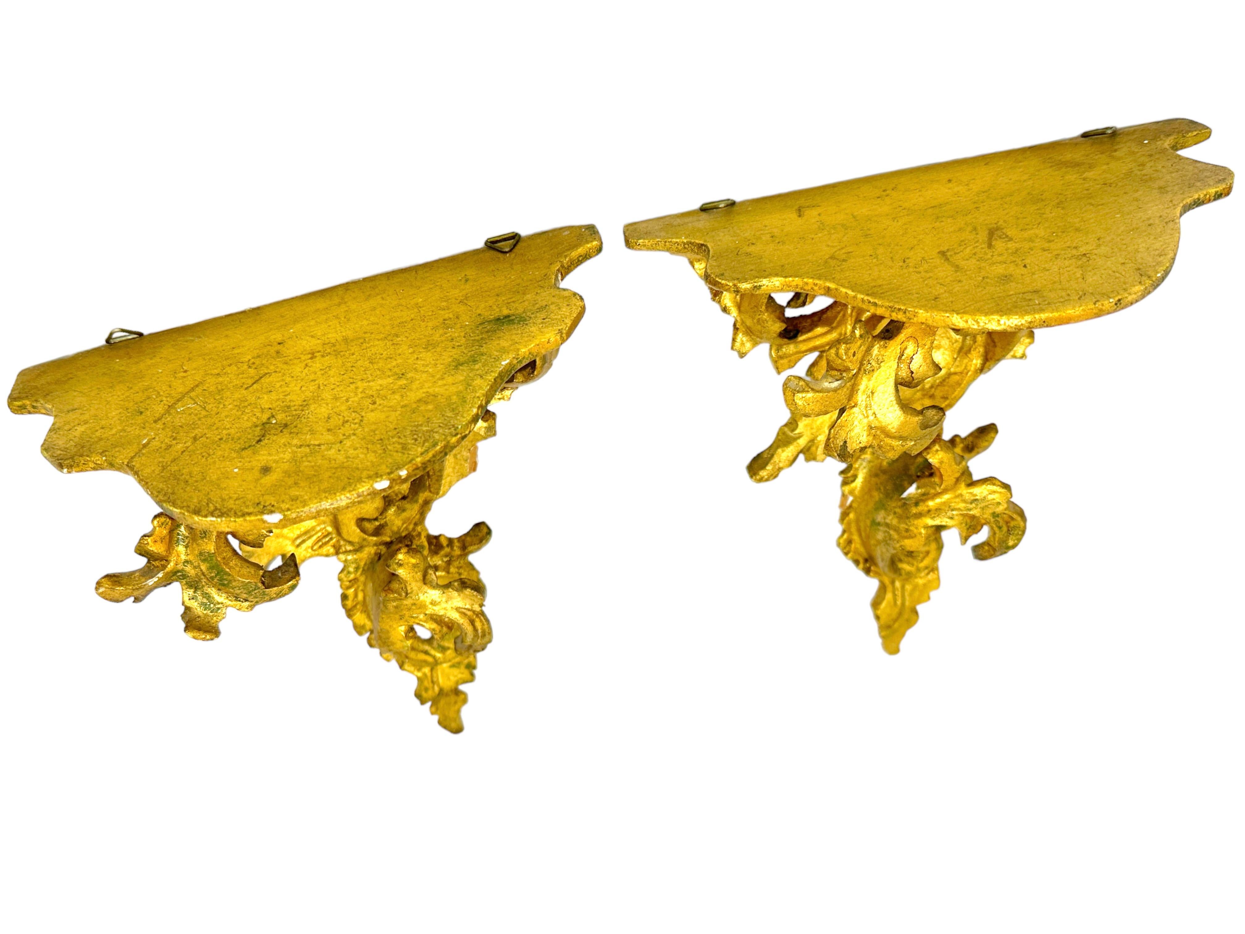 Pair of Italian Old Venetian Wall Shelf, Gilded Carved Acanthus, Rococo Style For Sale 2