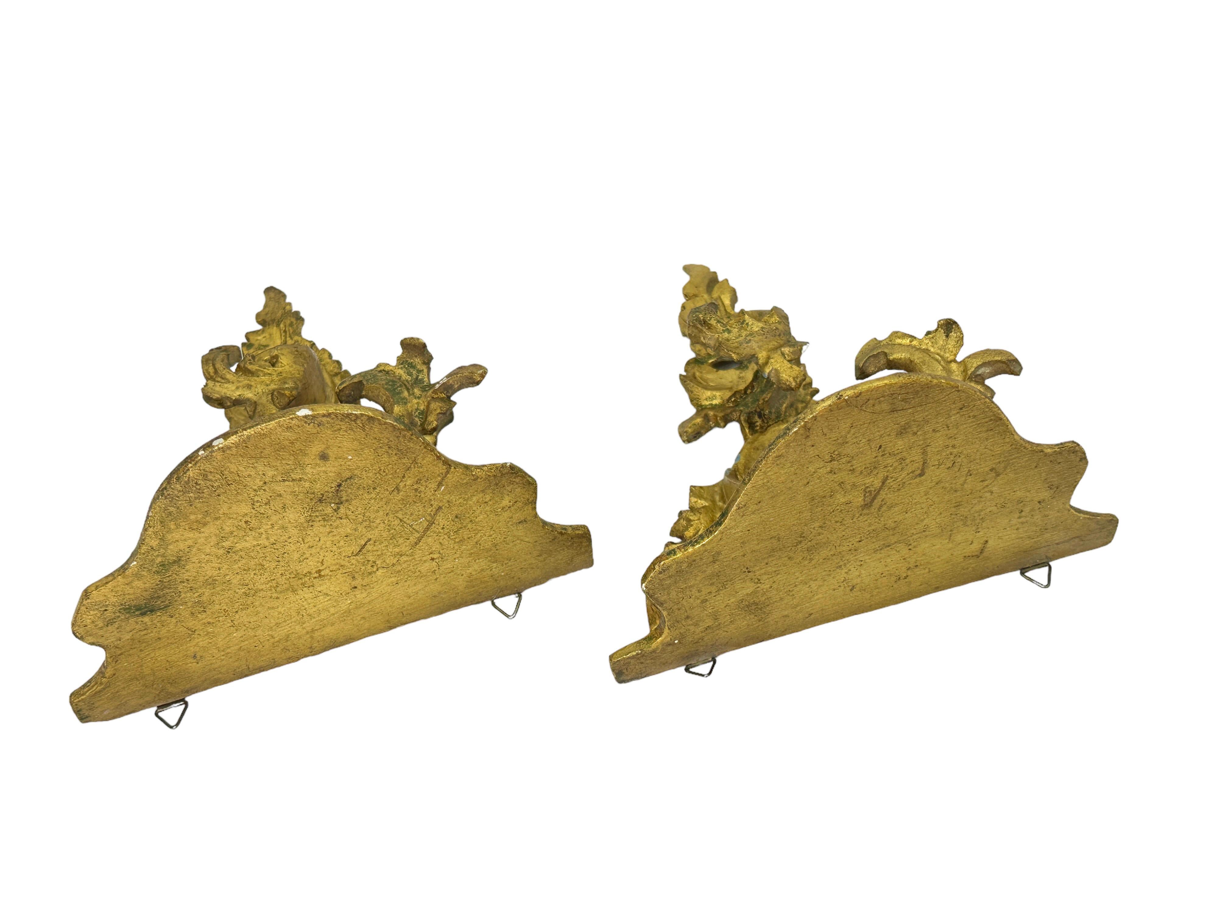 Pair of Italian Old Venetian Wall Shelf, Gilded Carved Acanthus, Rococo Style For Sale 3