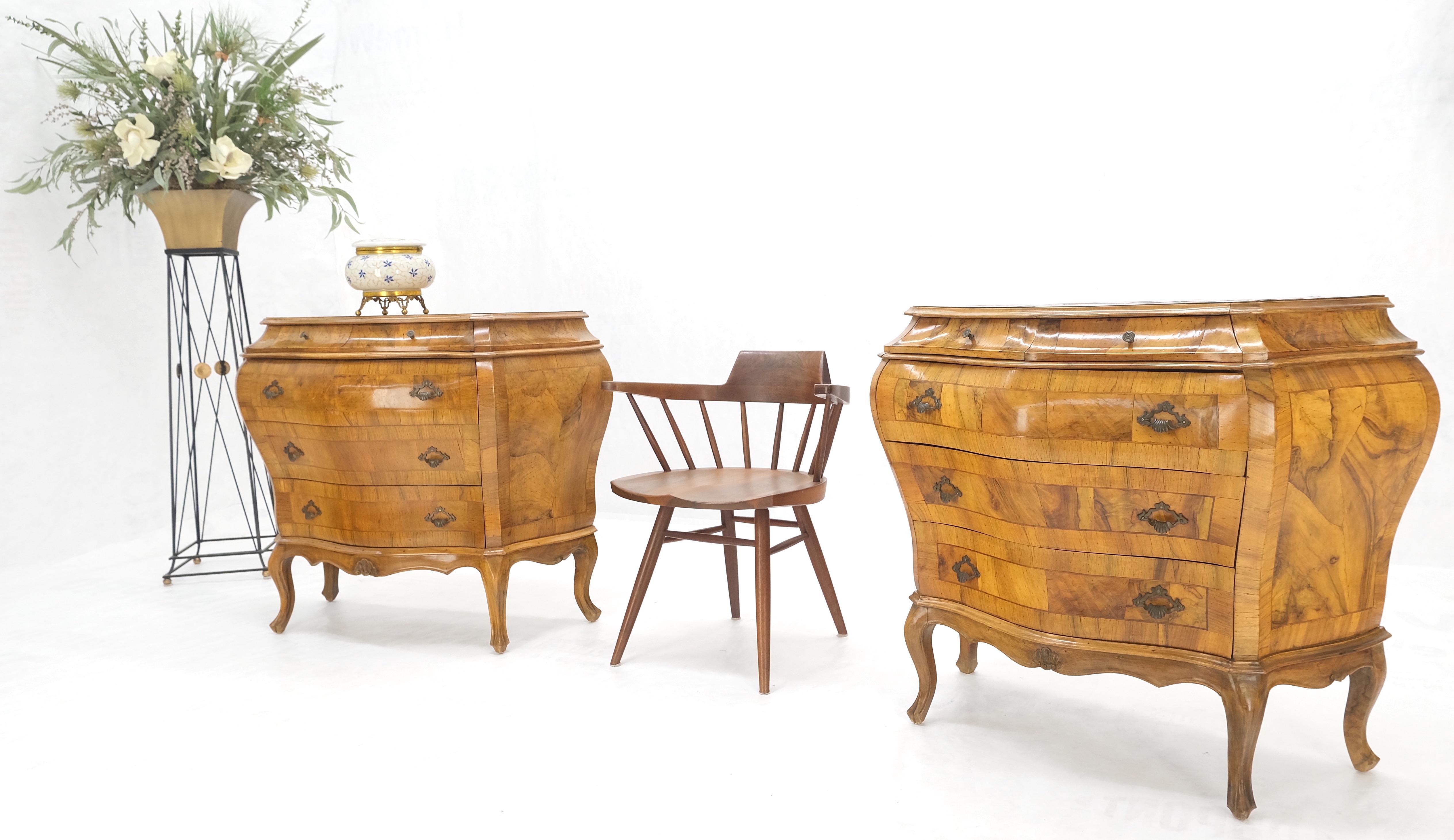 Paire de petits meubles de rangement italiens Bombay en bois de ronce d'olivier et placage patché en vente 6