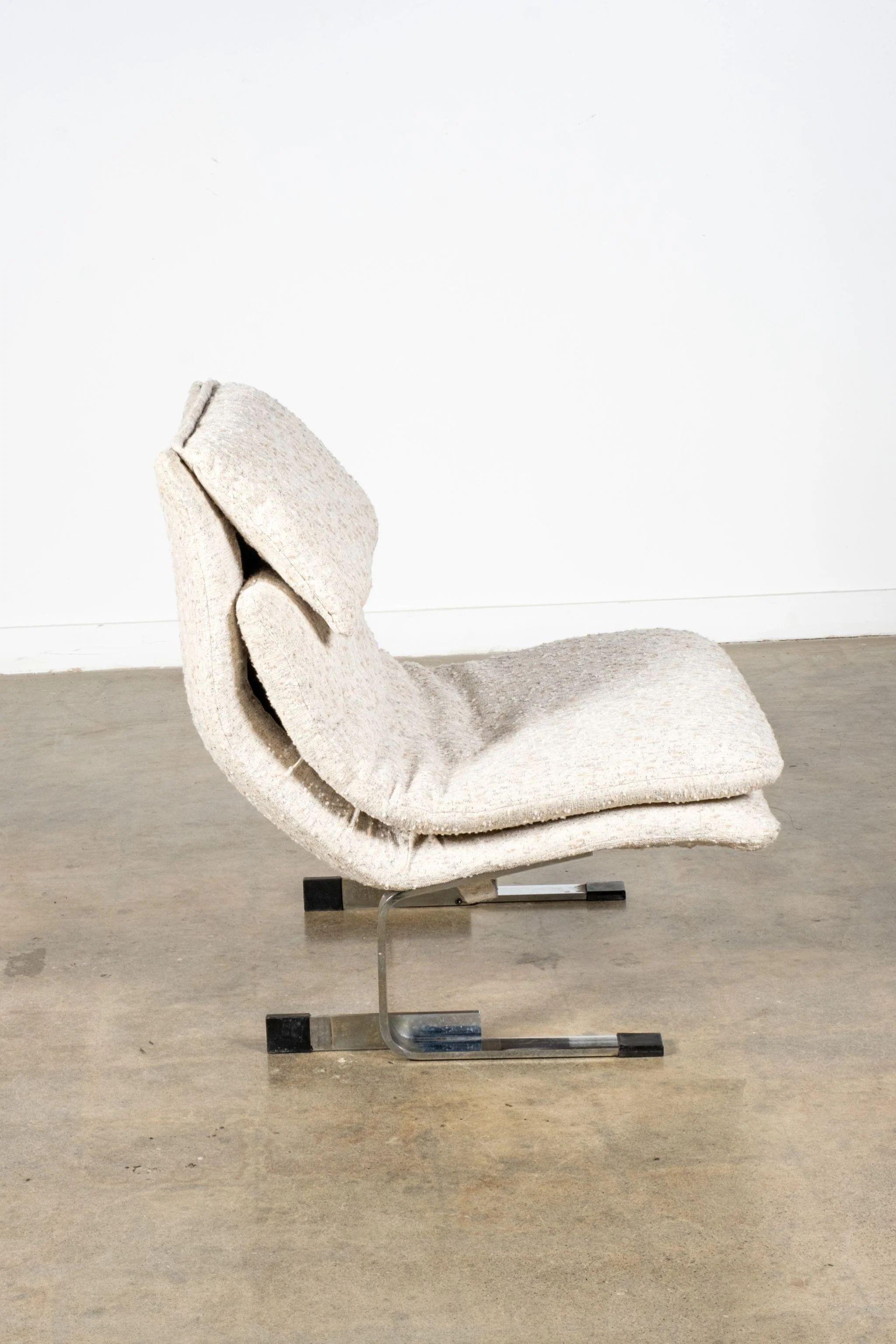 Pair of Italian 'Onda' Lounge Chairs In Good Condition For Sale In Toronto, CA