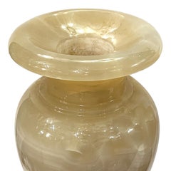 Ein Paar italienische Onyx-Urnen