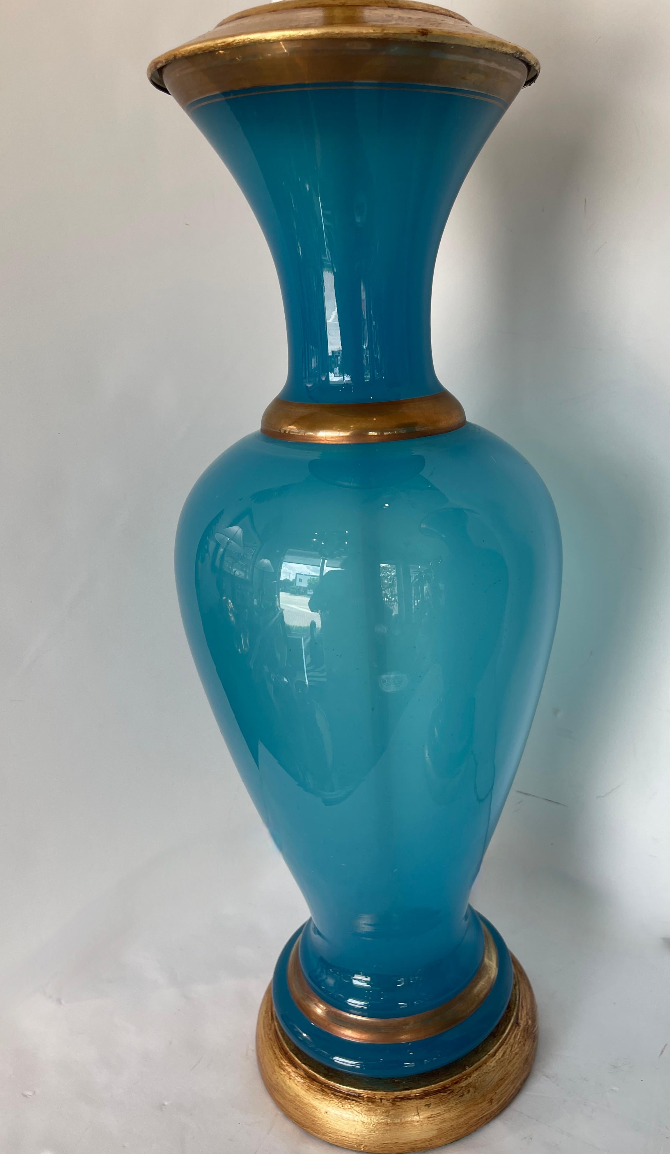 Paire de lampes de bureau italiennes en verre bleu opalin Bon état à West Palm Beach, FL