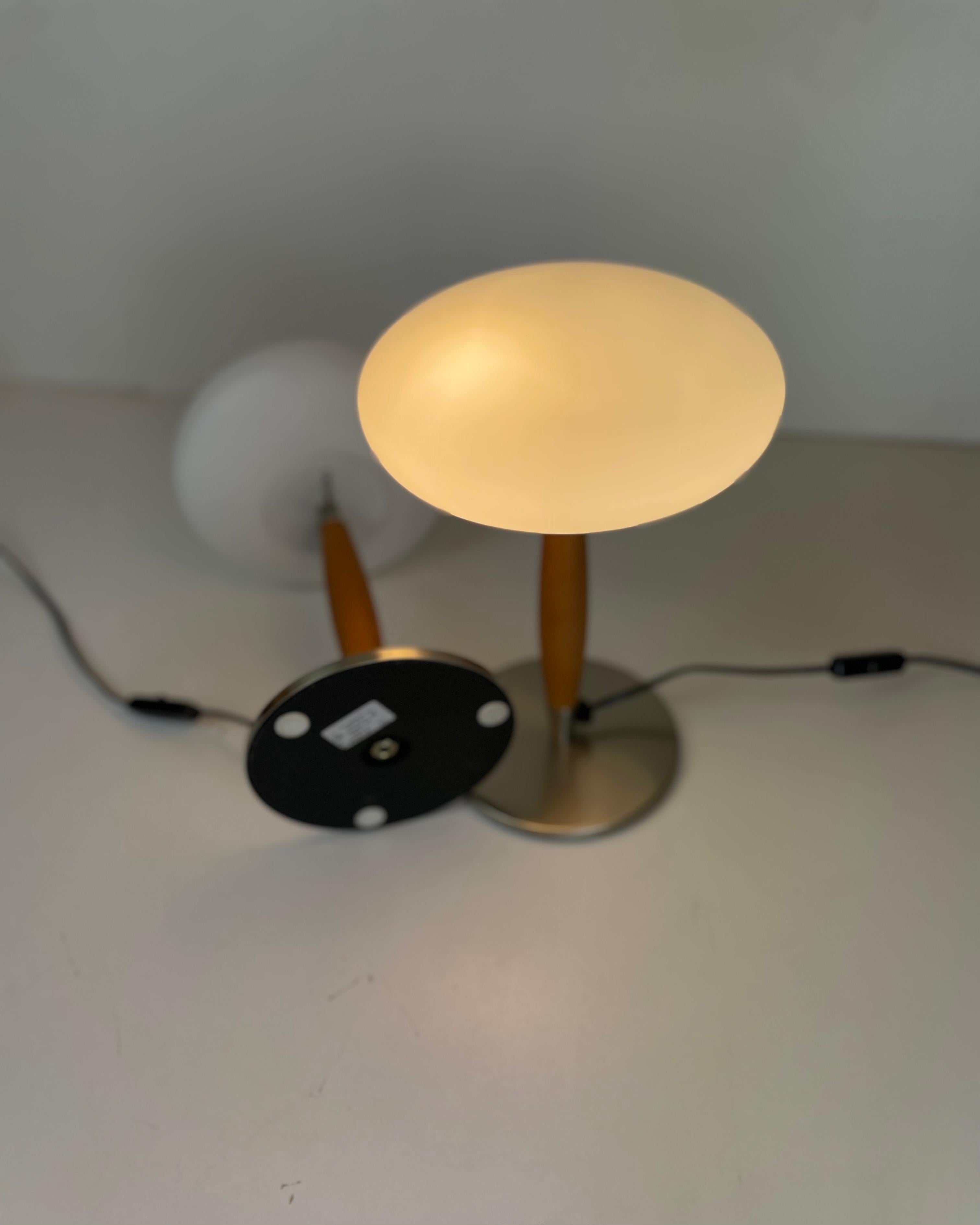 Pair of Italian Opaline Table Lamp, 1990s For Sale 3