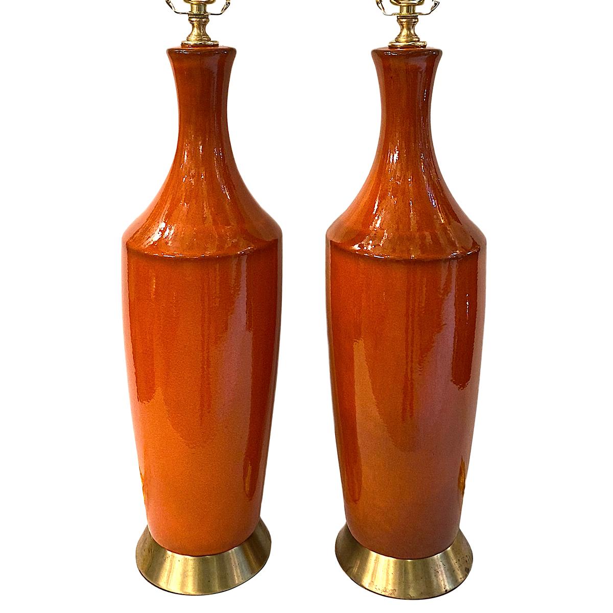 Pair of midcentury Italian porcelain table lamps.

Measurements:
Height of body: 19.5?
Height to shade rest: 30?
Diameter: 6?