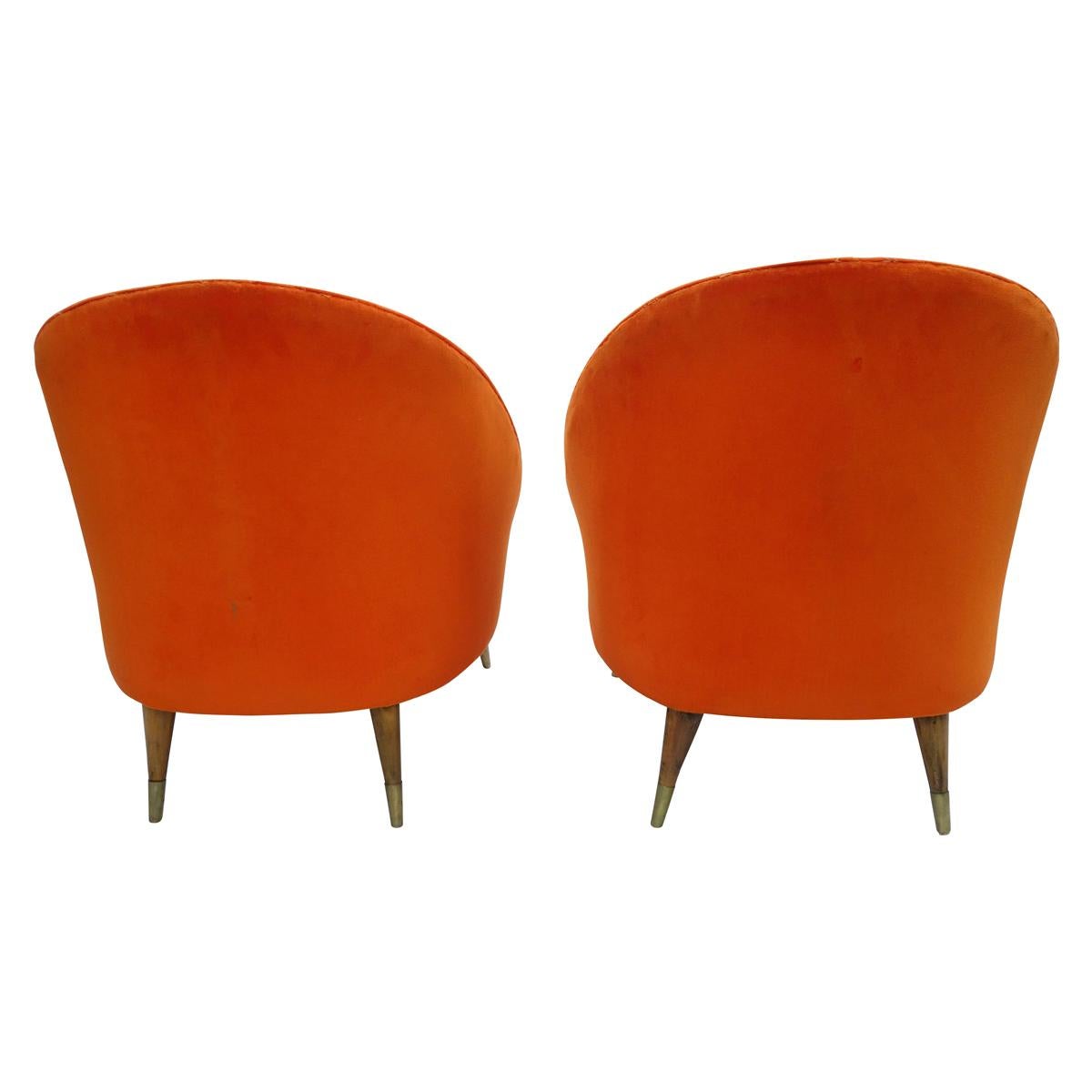 Modern Pair of Italian Orange Velvet Barrel Back Club Chairs in the Manner of Gio Ponti