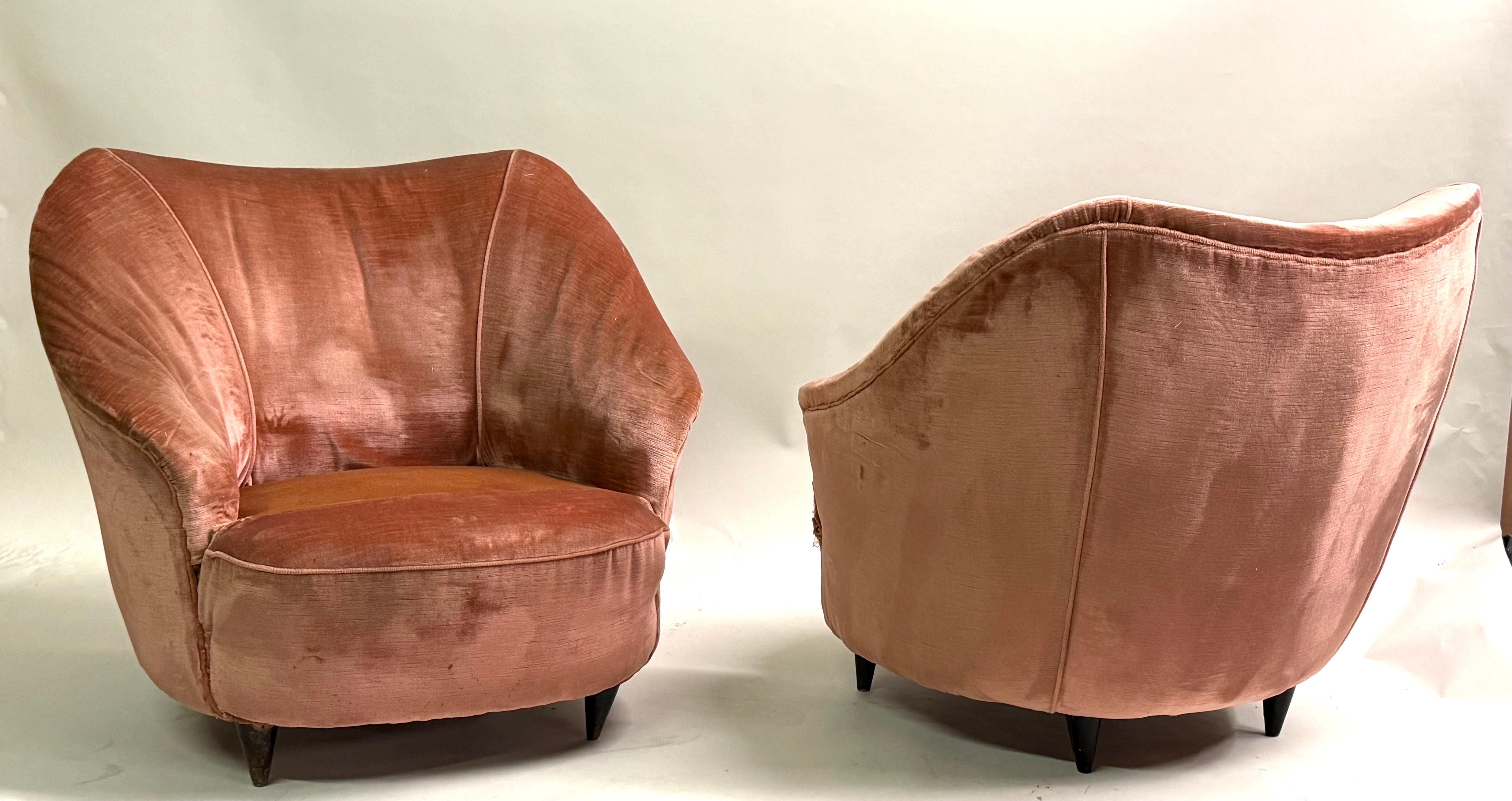 A Rare and Elegant Pair of Italian Mid-Century Organic Modern Armchairs / Lounge Chairs Designed by Gio Ponti for 