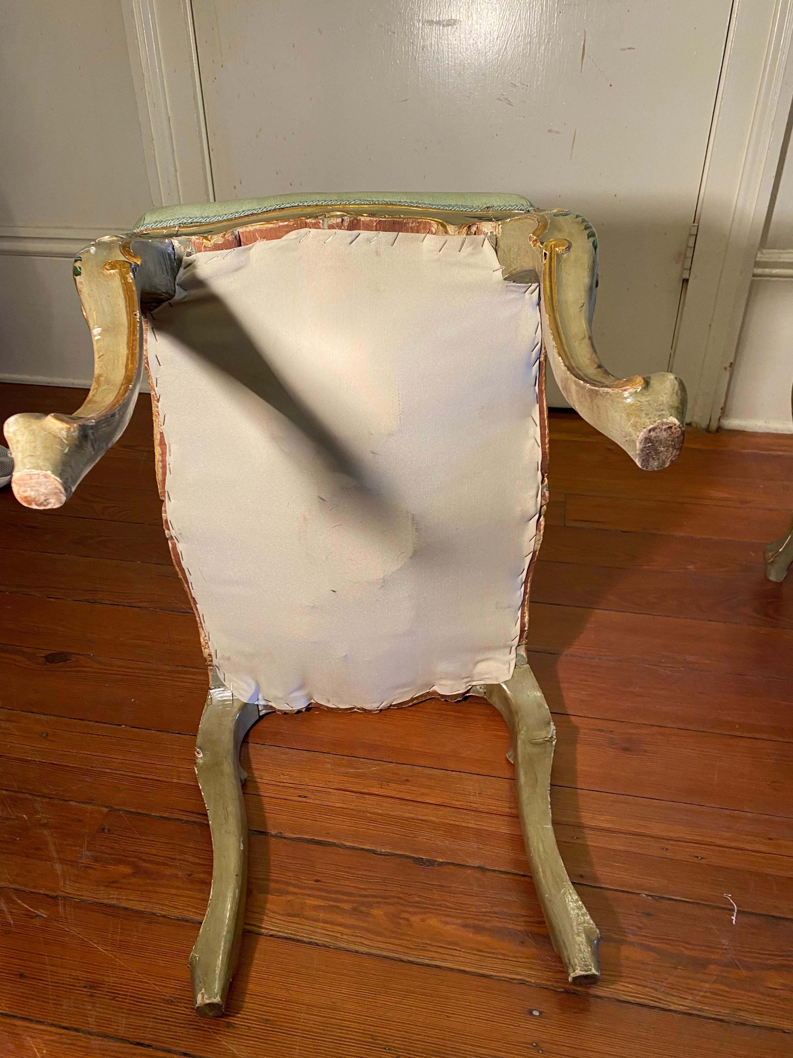 Pair of Italian Painted and Parcel Gilt Stools For Sale 1