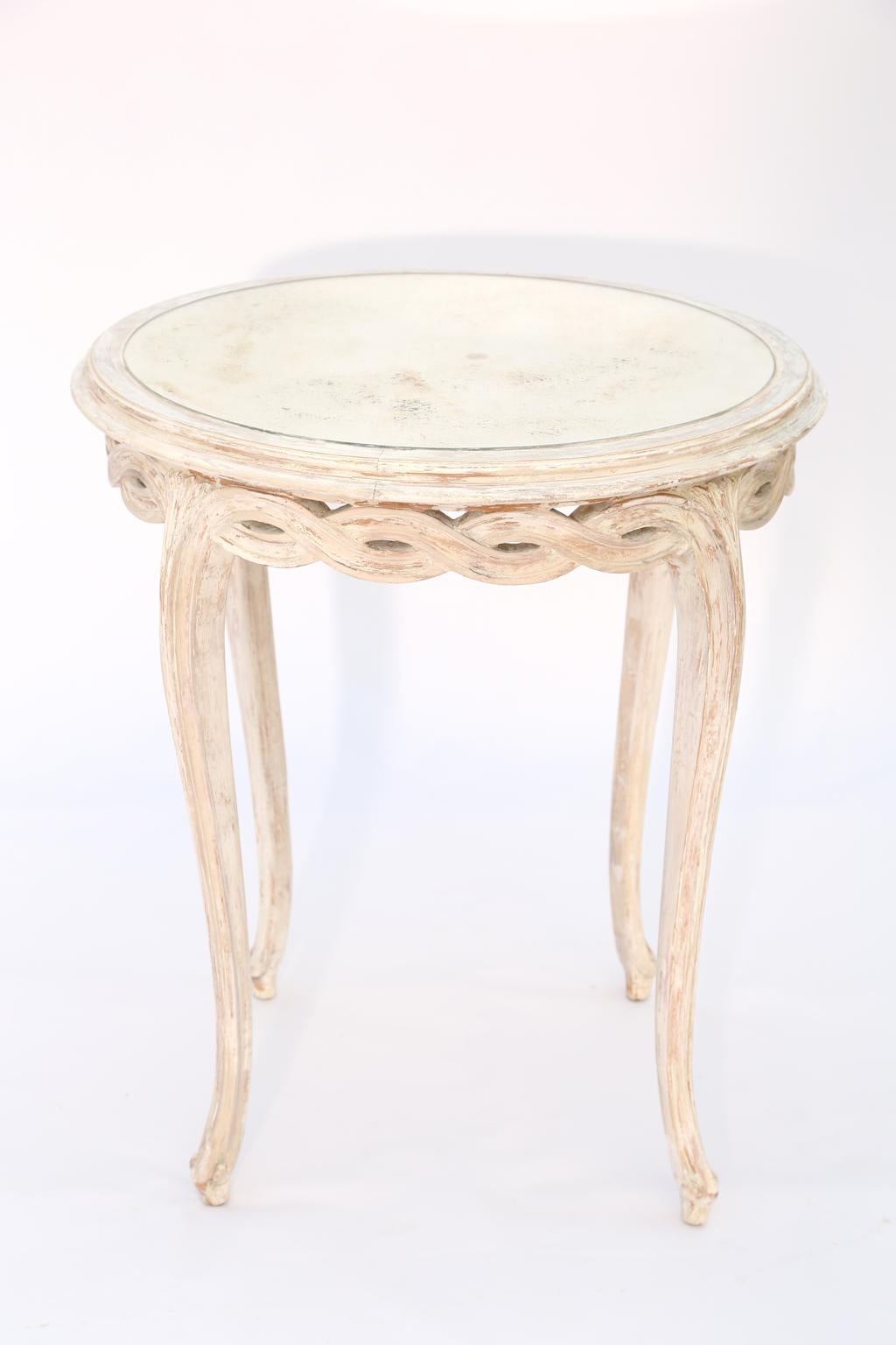 Pair of Italian Painted End Tables with Mirrored Tops In Excellent Condition In West Palm Beach, FL