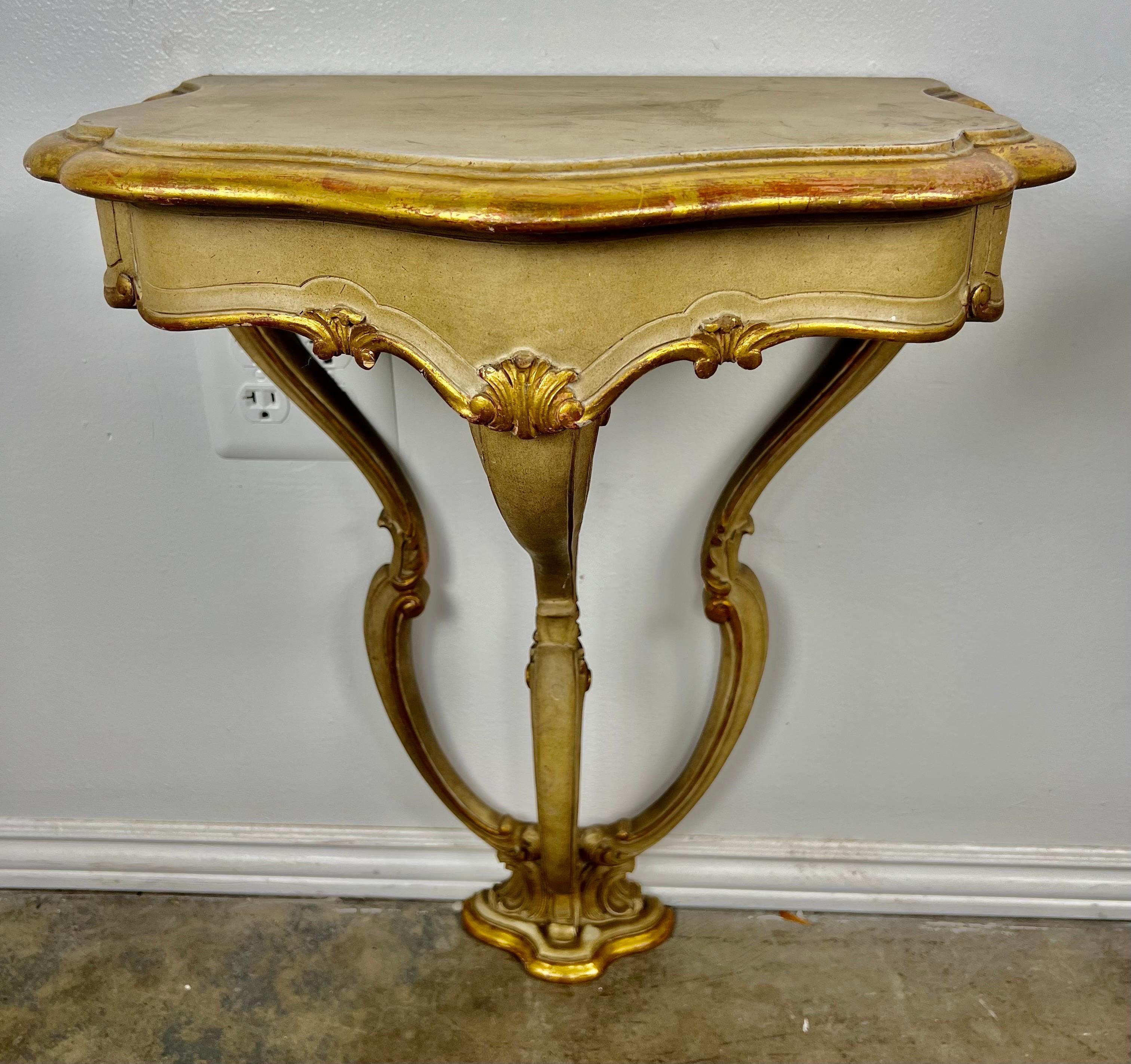 Pair of Italian Painted & Parcel Gilt Consoles w/ Drawers In Good Condition For Sale In Los Angeles, CA