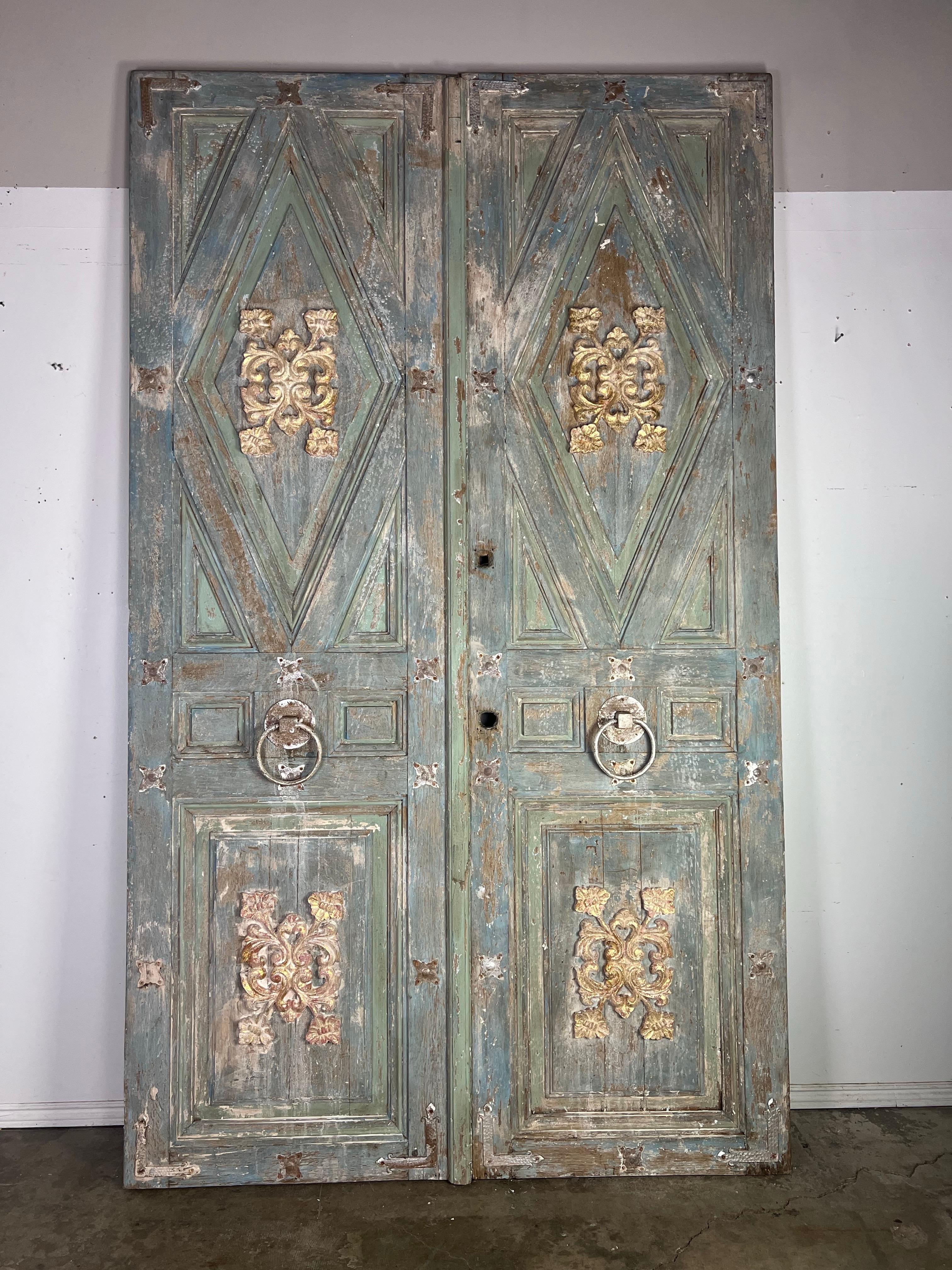 Neoclassico Coppia di porte italiane dipinte e dorate A.I.C. 1900 in vendita