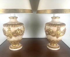 Paar italienische bemalte und vergoldete Paketlampen mit Pergamentschirmen