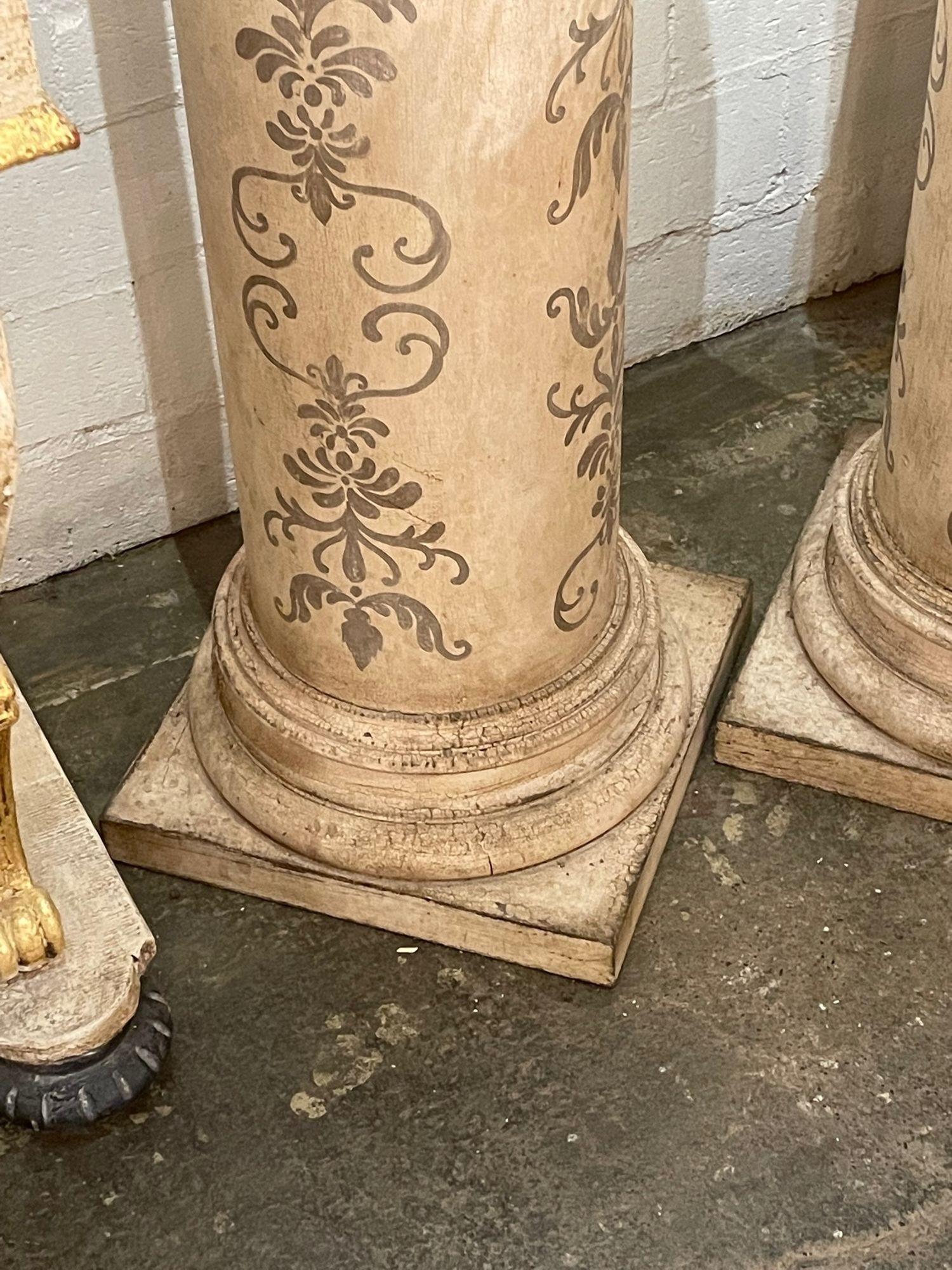 Pair of Italian Painted Wood Pedestals In Good Condition For Sale In Dallas, TX