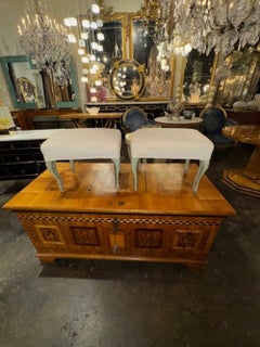 Paar italienische Hocker in Hellgrün