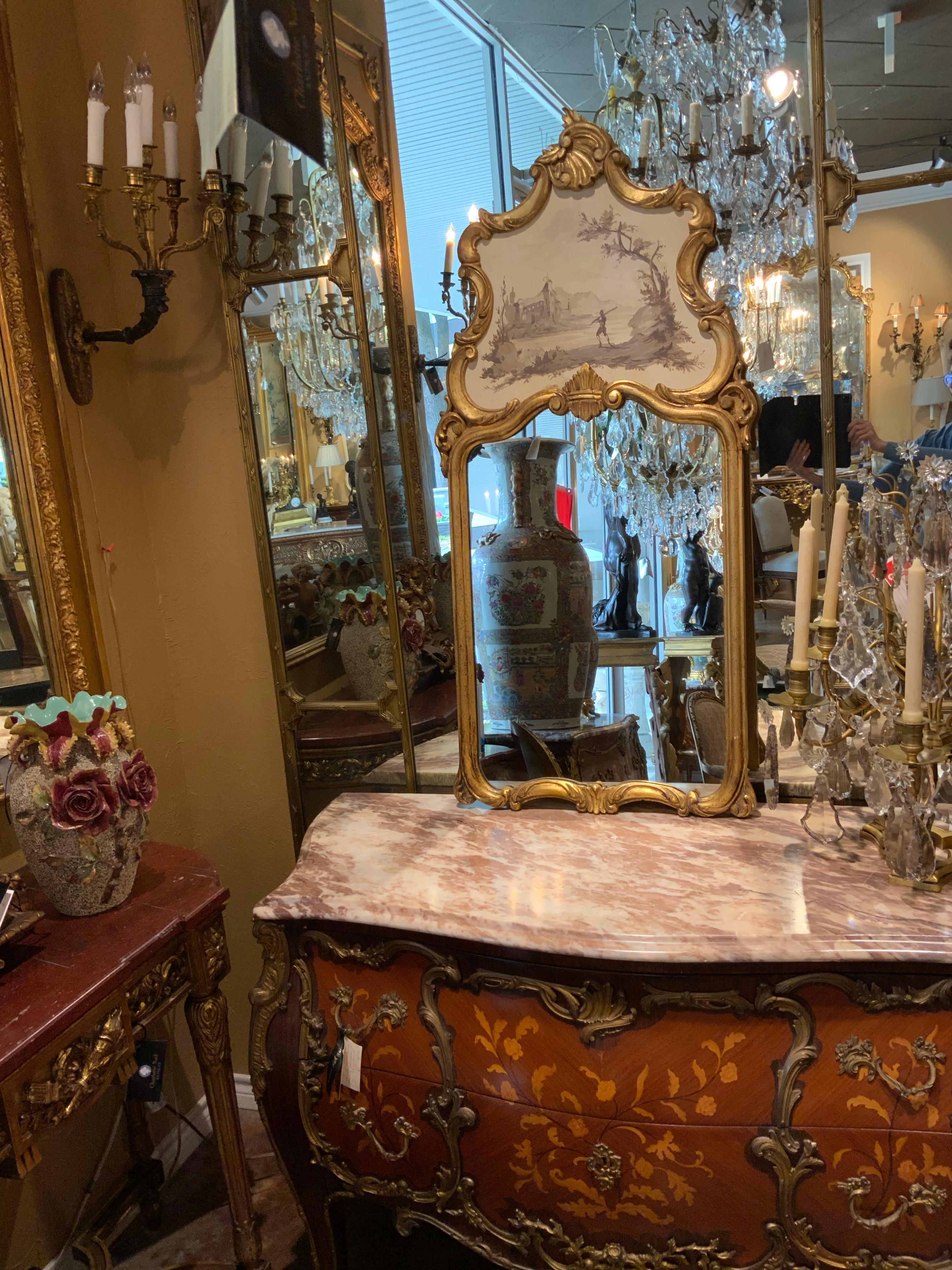 Paar italienische vergoldete und handbemalte italienische Rokoko-Spiegel im venezianischen Stil im Zustand „Gut“ im Angebot in Houston, TX