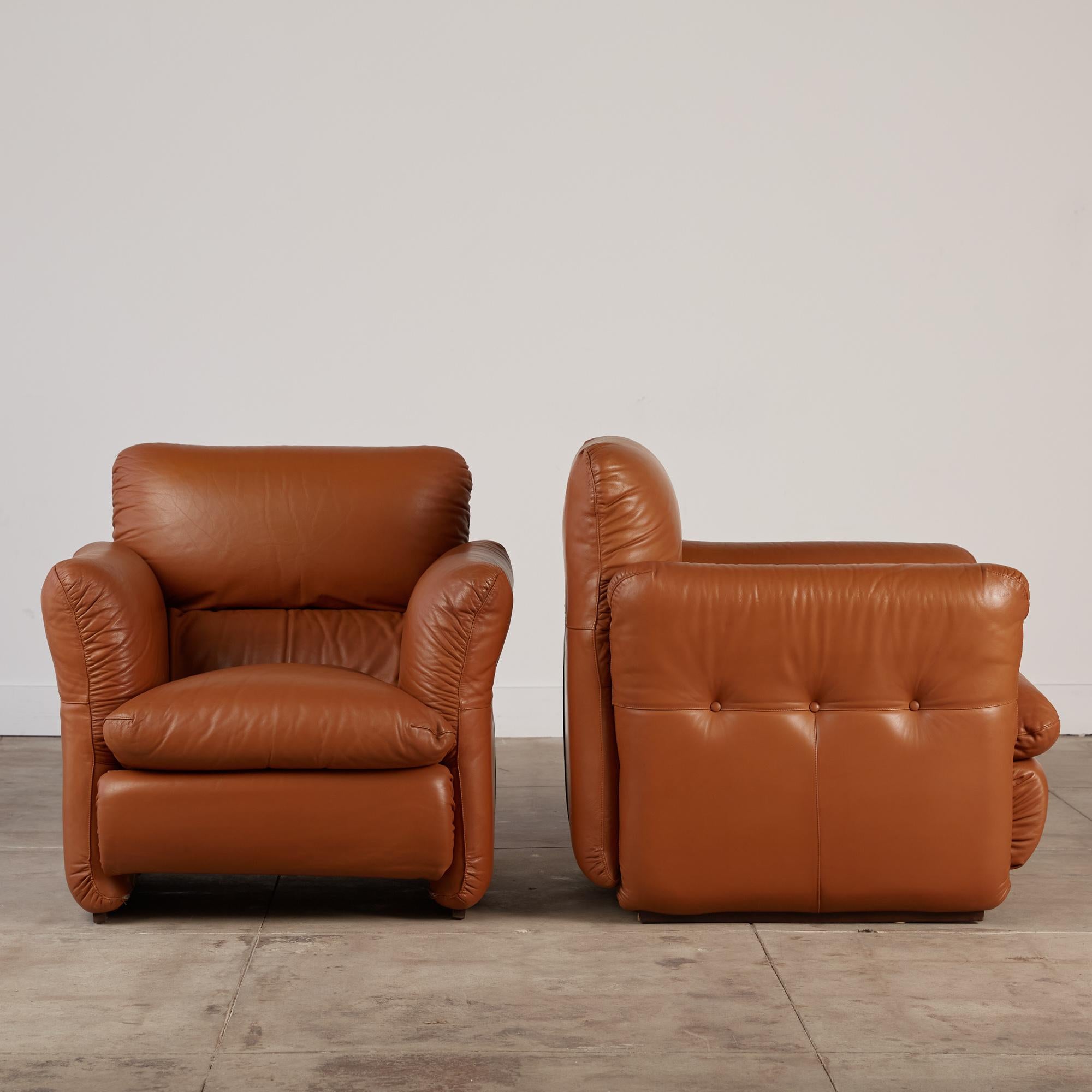20th Century Pair of Italian Patinated Leather Lounge Chairs