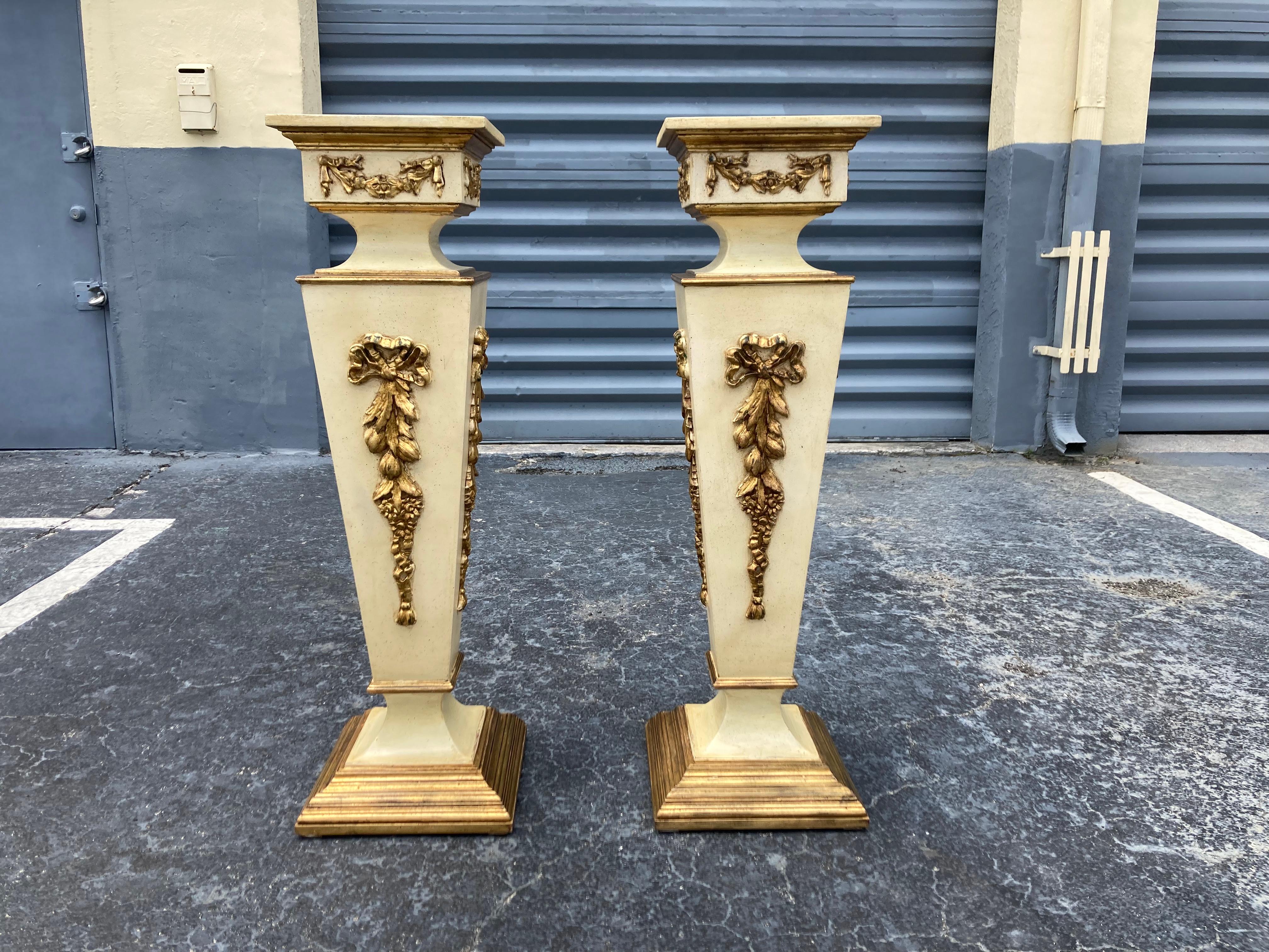 Pair of Italian Pedestals, Columns, Stand, Gold, Beige, 1950s In Good Condition For Sale In Miami, FL