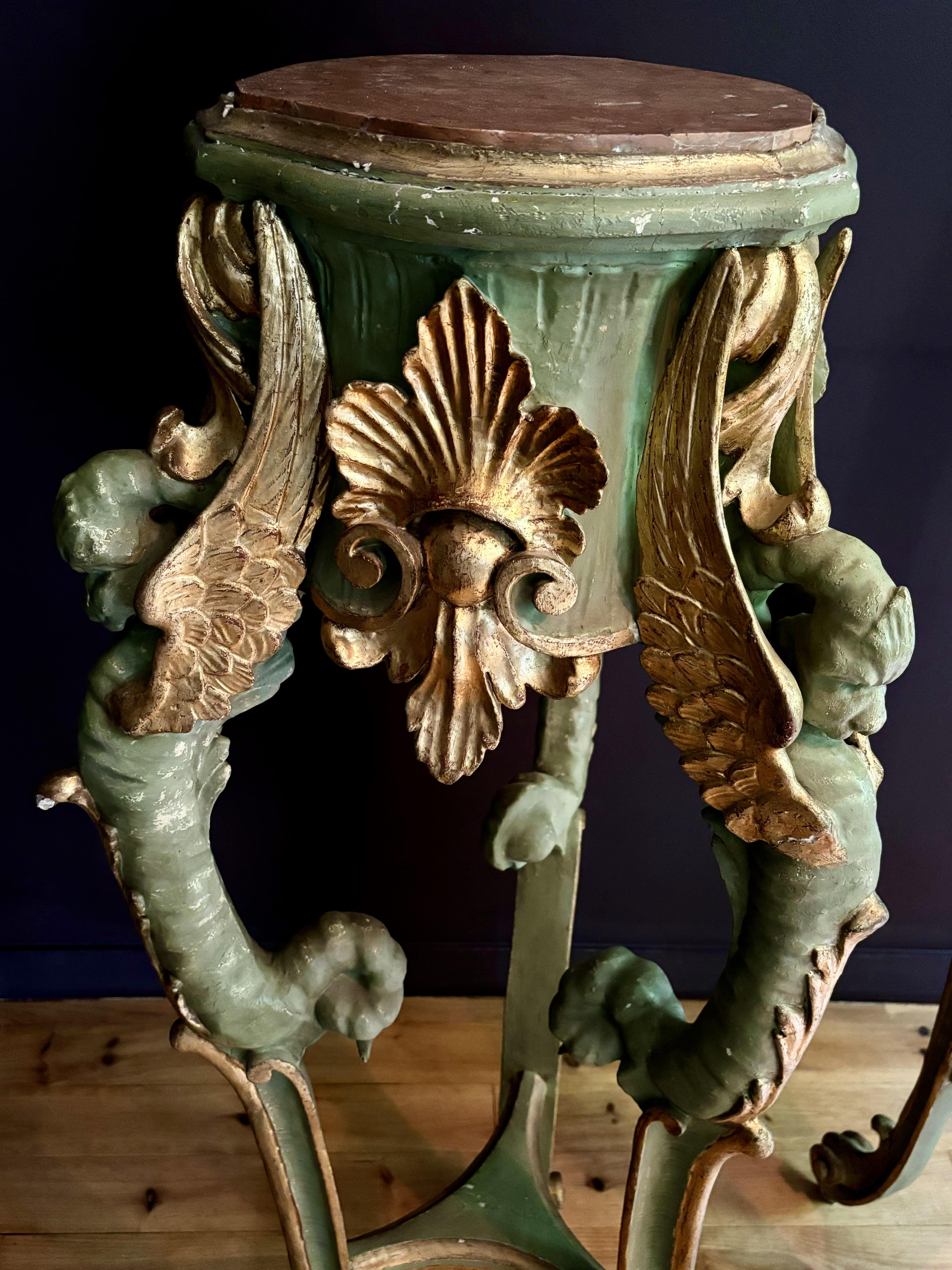 Pareja de pedestales italianos En madera dorada y pintada, S. XIX Pintado en venta