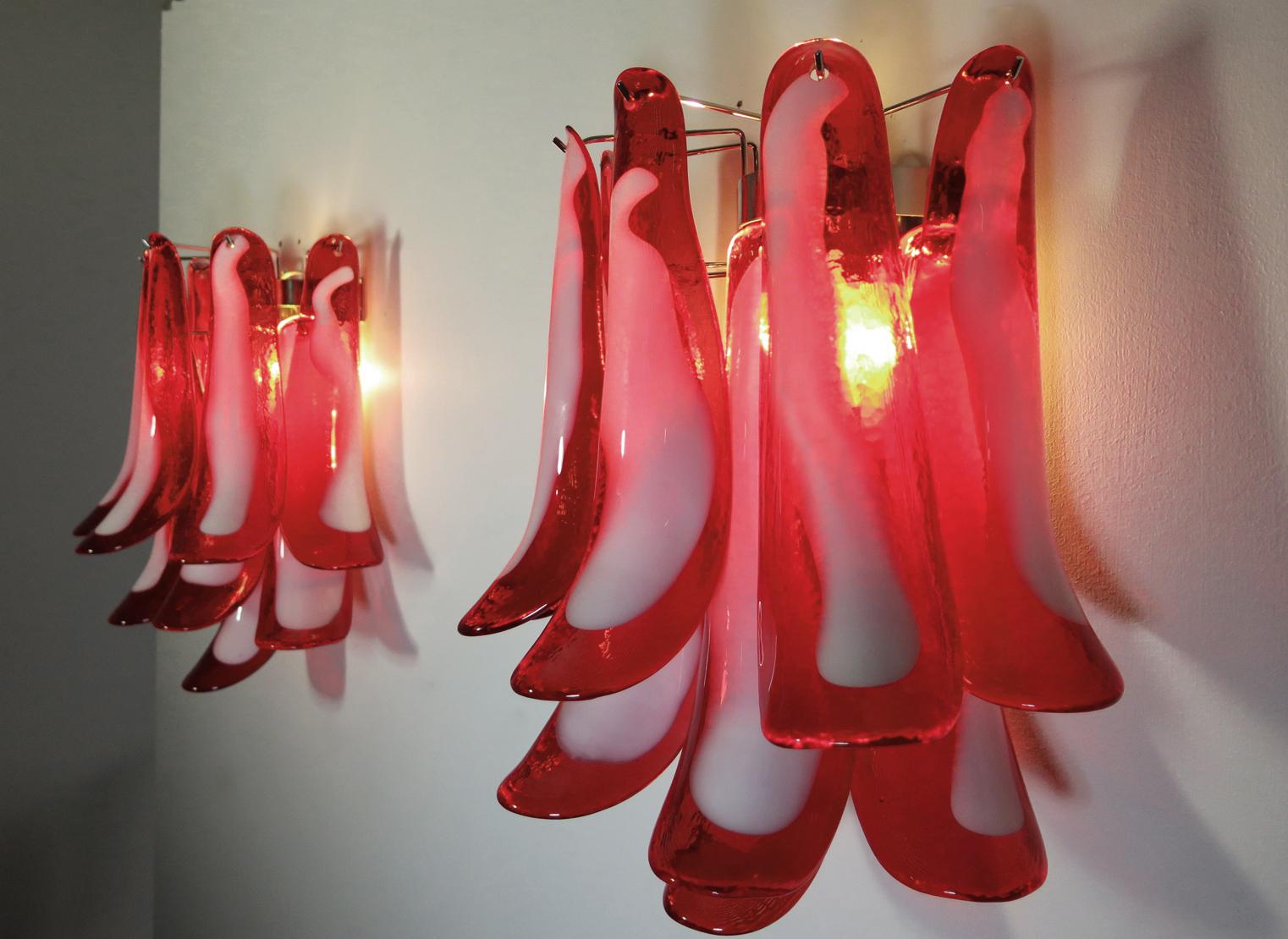 Coppia di lampade italiane a petalo di Murano in vendita 5
