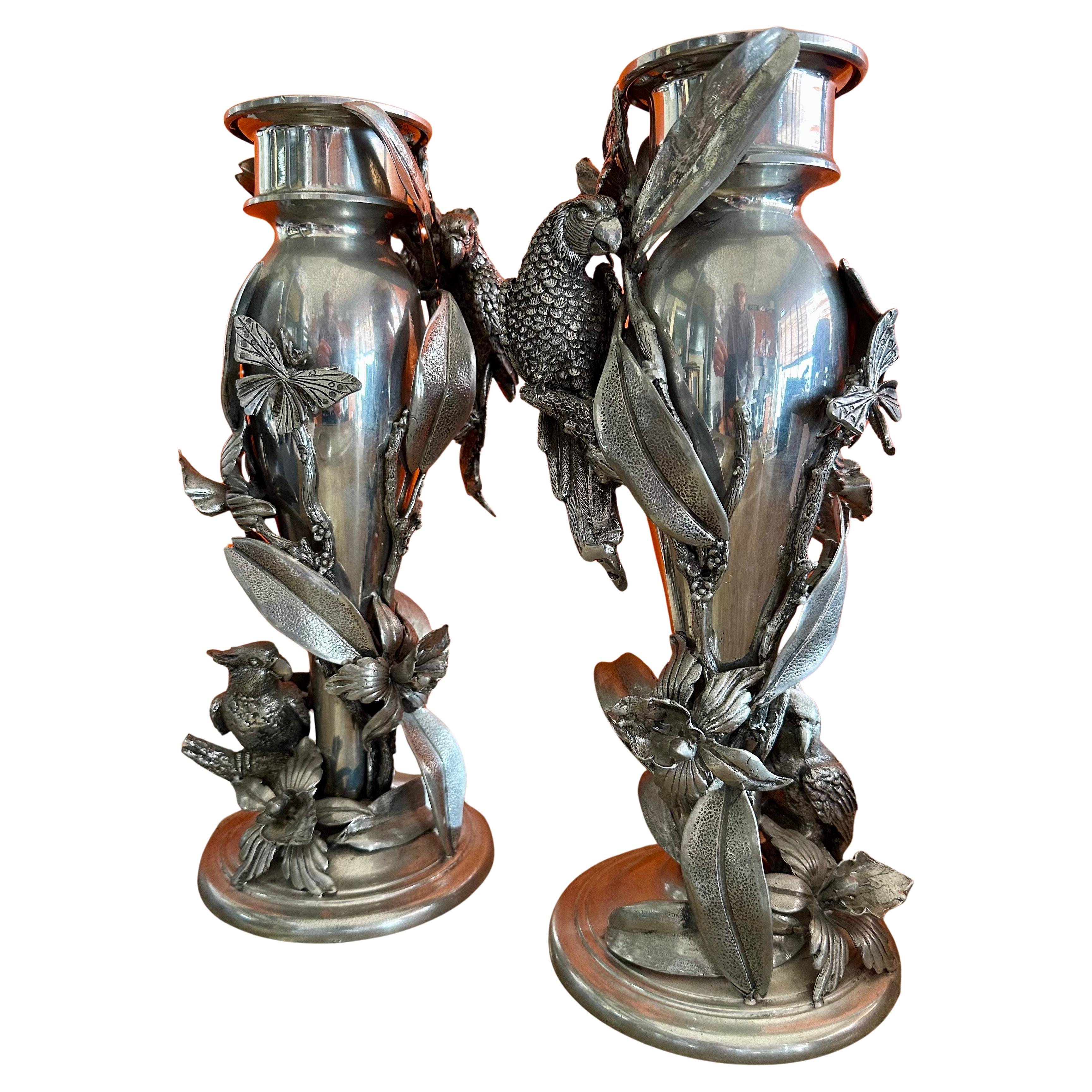 Coppia di portacandele a uragano in peltro di Cipolla per Neiman Marcus in vendita