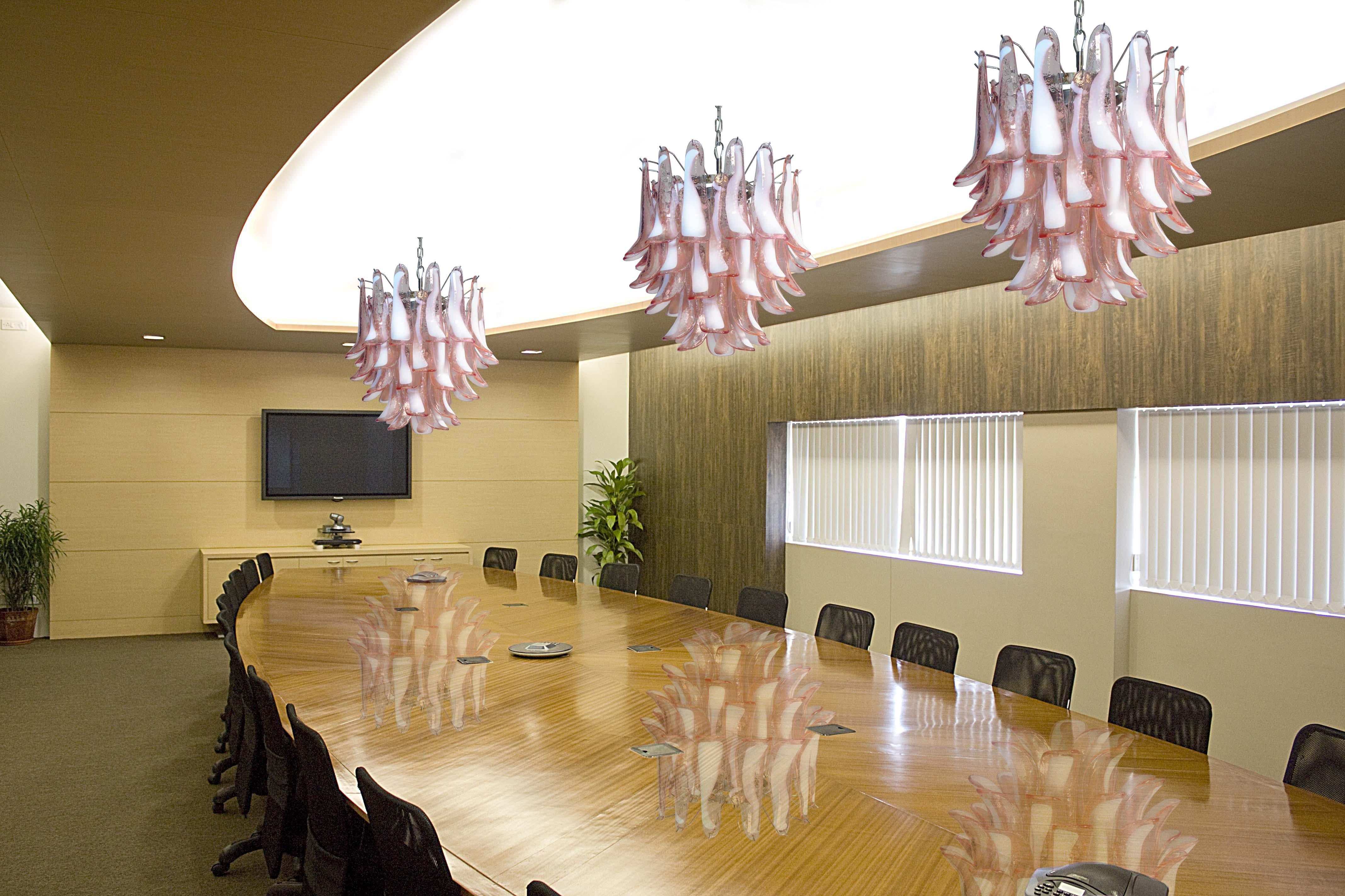 Pair of Italian 41 Pink Petal Chandeliers, Murano In Excellent Condition For Sale In Budapest, HU