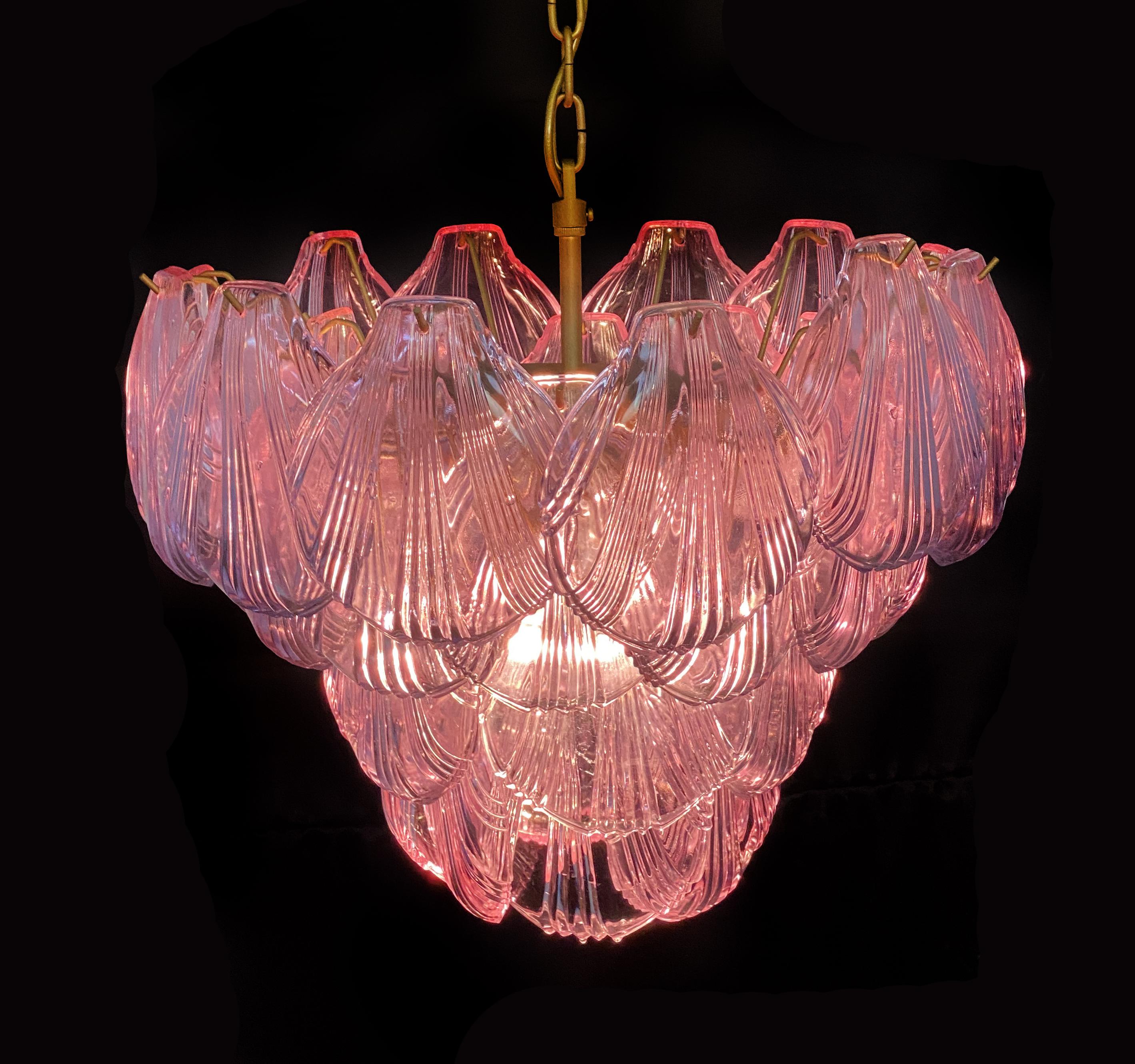 Pair of Italian Pink Shell Chandeliers, Murano In Excellent Condition For Sale In Budapest, HU