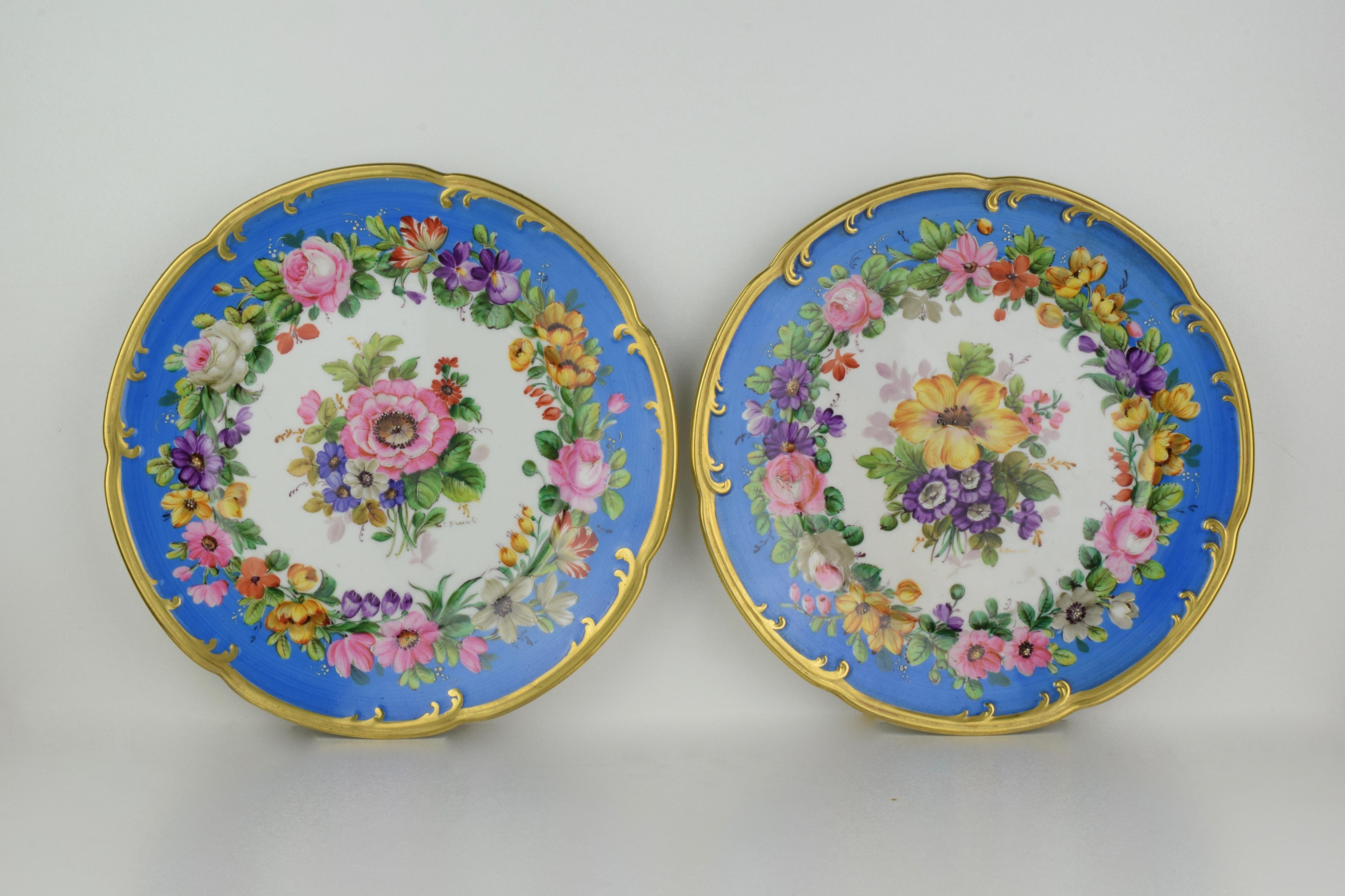 Magnificent decoration of hand painted and decorated flowers. Pure gold border
Signed by D. Bruschi

Having seen the signature and the quality of the execution, they can be prudently attributed to Domenico Bruschi (Perugia 1840 - Rome 1910)