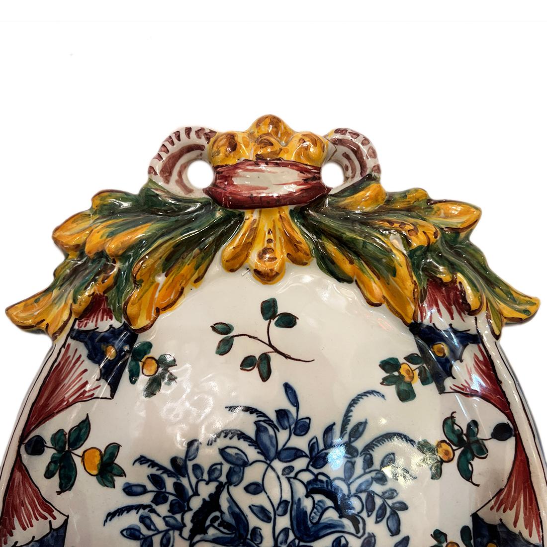 Pair of 1950's Italian porcelain sconces with floral motif.

Mesures :
Hauteur : 14