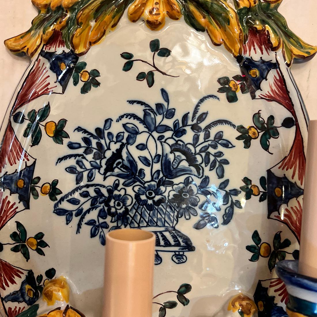 Paire d'appliques en porcelaine italienne en vente 2