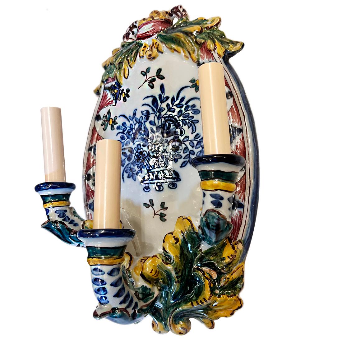 Paire d'appliques en porcelaine italienne en vente 3