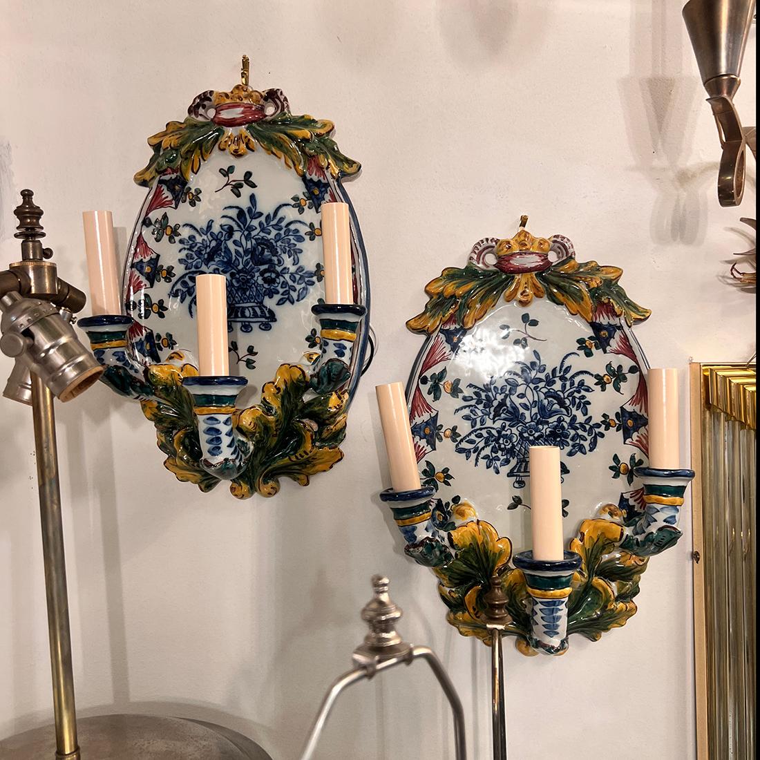 Paire d'appliques en porcelaine italienne en vente 4