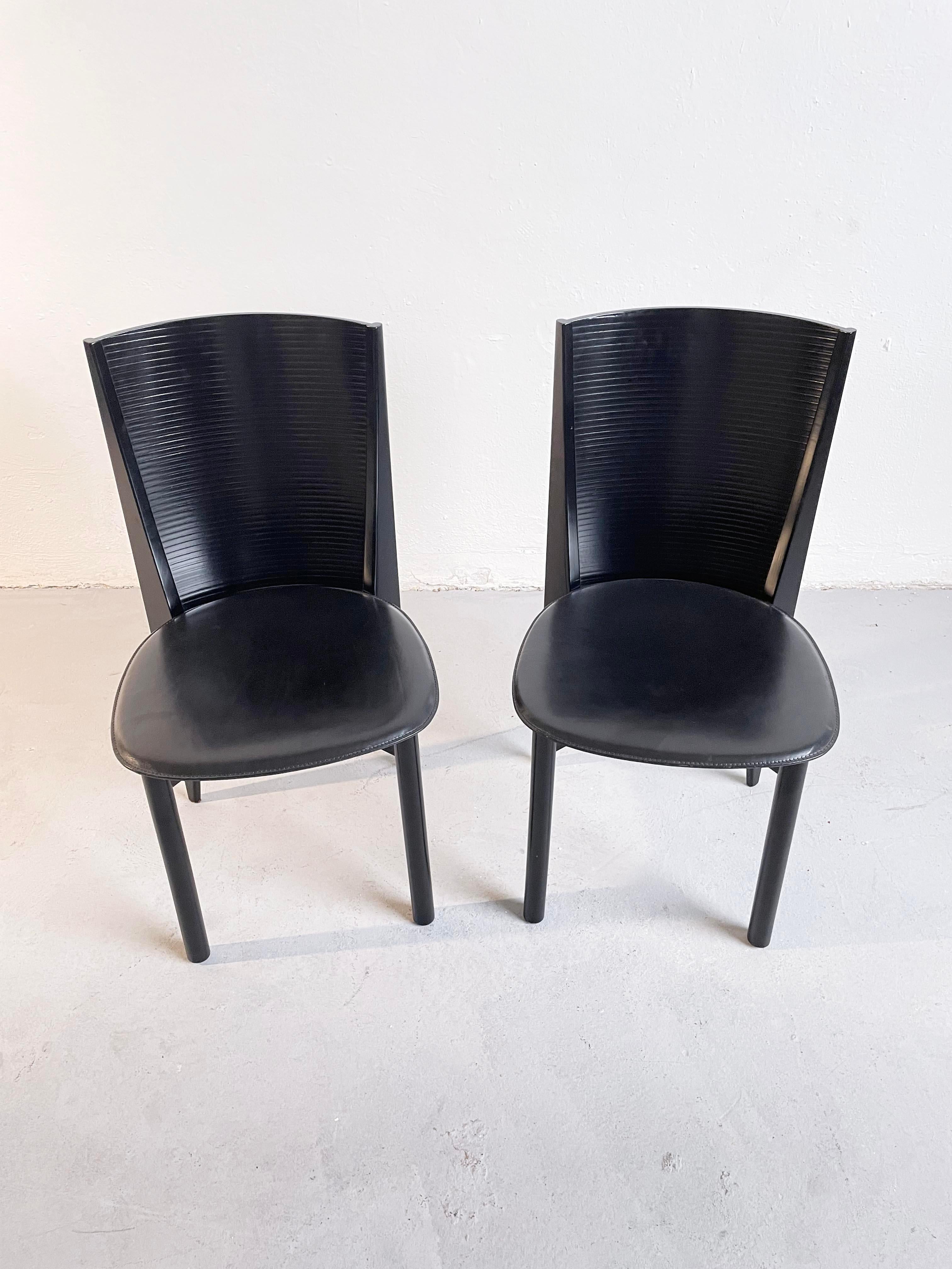 Pair of Italian Postmodern Black Wood and Leather Chairs by Calligaris, 1980s In Good Condition In Zagreb, HR
