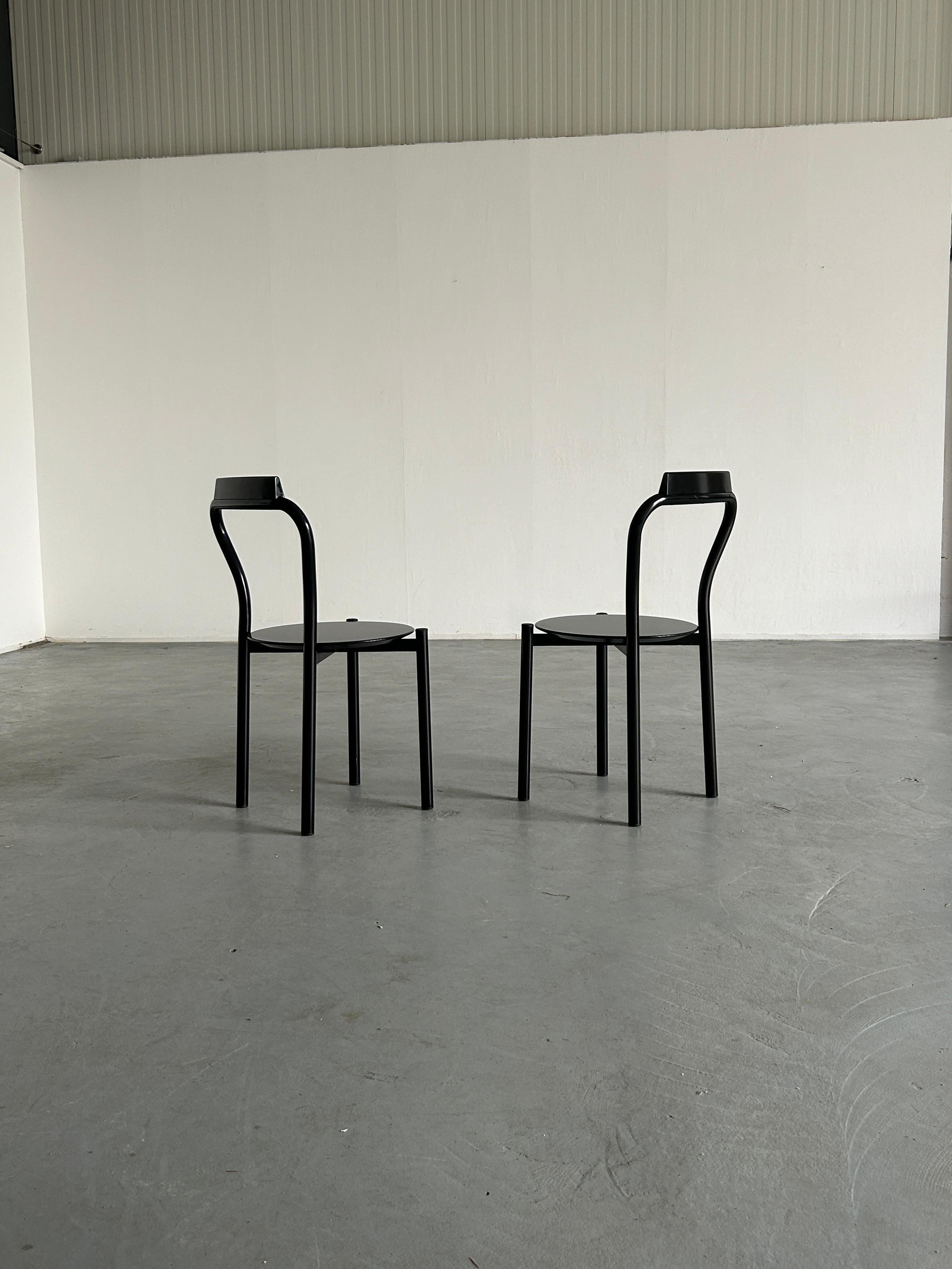 Pair of Italian Postmodern Memphis Style Curved Metal Chairs by Calligaris, 90s 2
