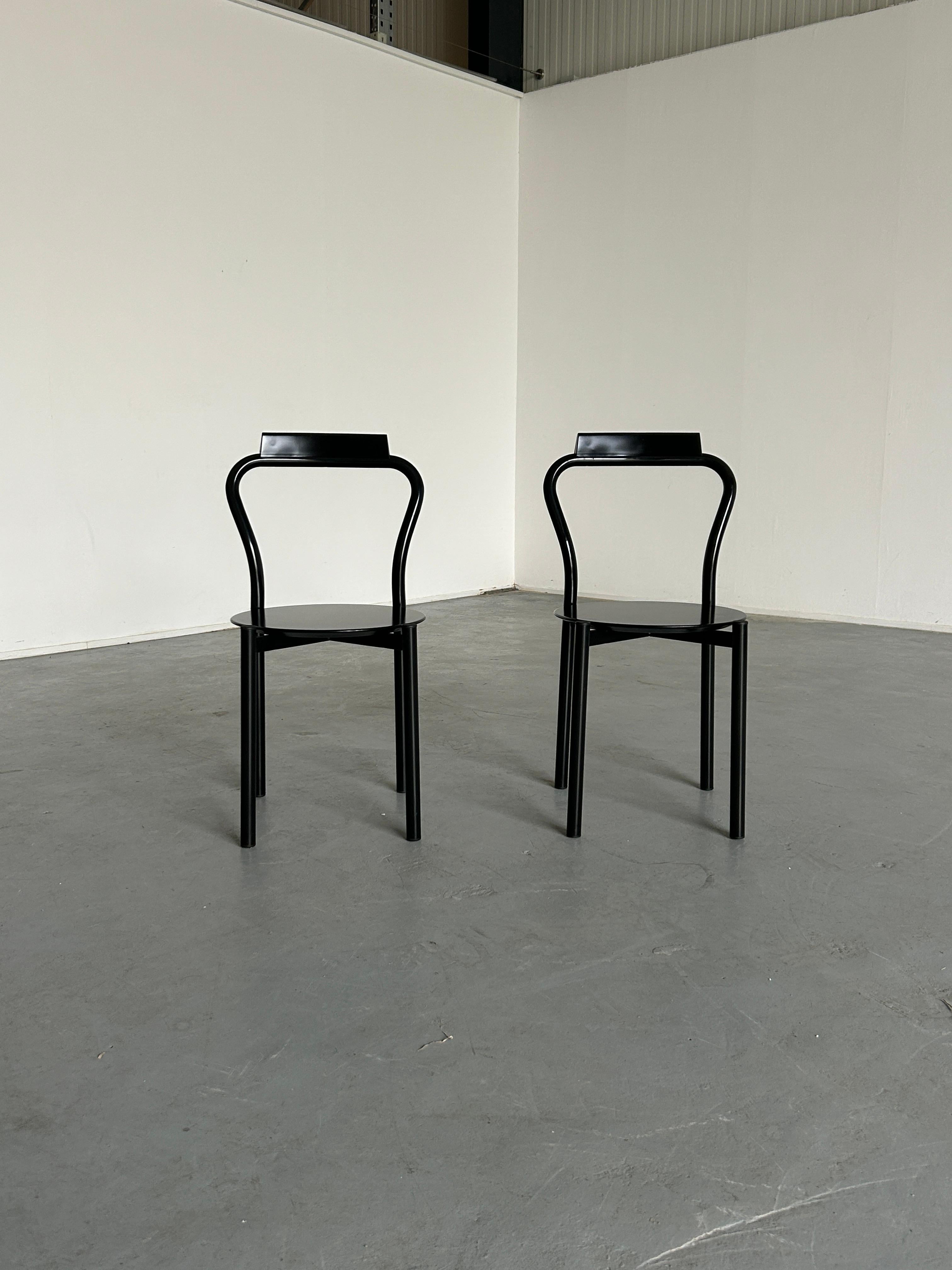 Pair of Italian Postmodern Memphis Style Curved Metal Chairs by Calligaris, 90s 3