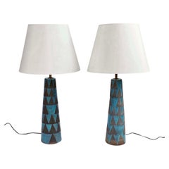 Coppia di lampade da tavolo alte geometriche in ceramica italiana di Tony Paul