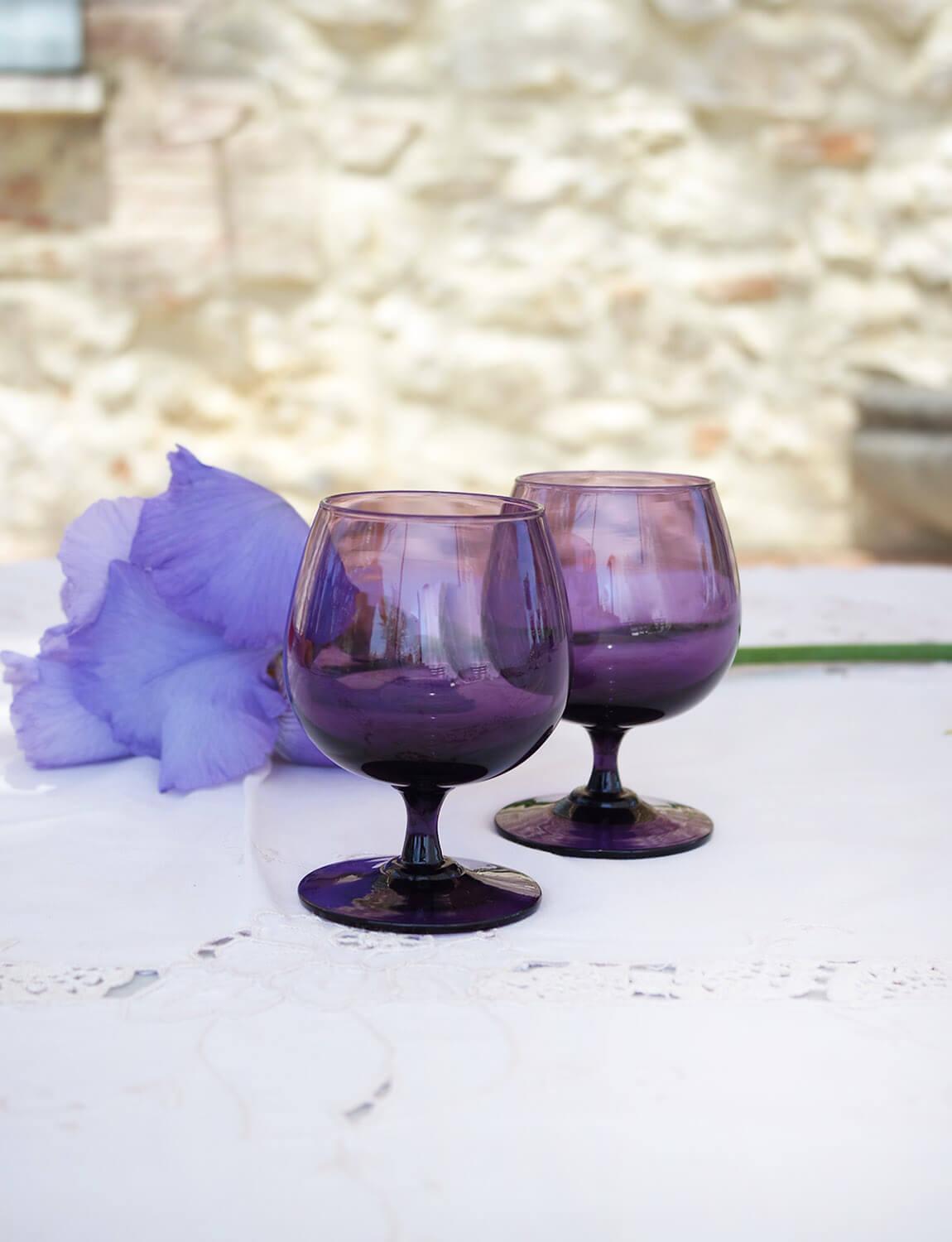 A pair of very elegant purple glasses perfect for cocktails, whisky or aperitivo. Found in Italy in excellent condition.