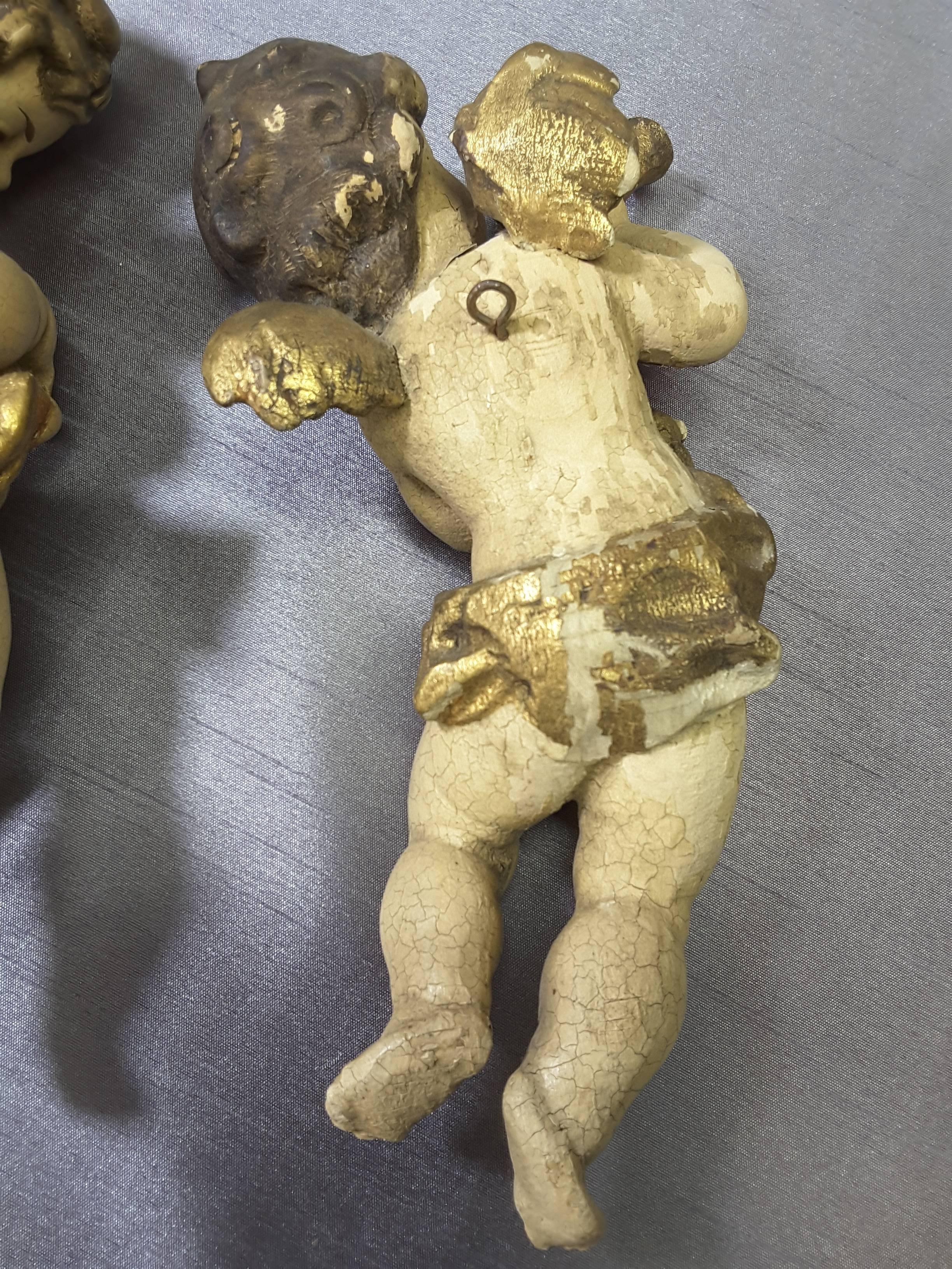 Pair of Italian Putti Wood Carved Hand-Painted Gilt Late 19th-Early 20th Century In Good Condition In Ottawa, Ontario