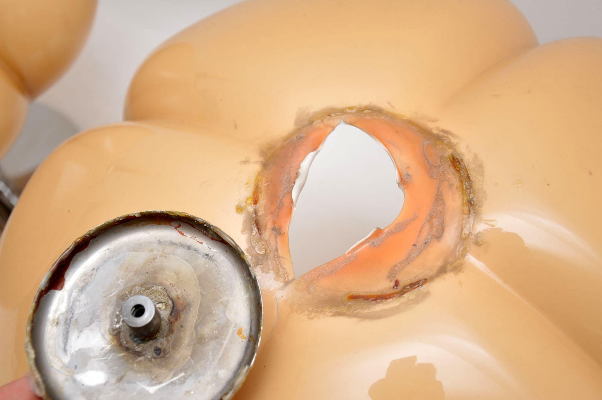 British Pair of Italian Quadrifoglio Table Lamp by Gae Aulenti for Harvey Guzzini, 1970s
