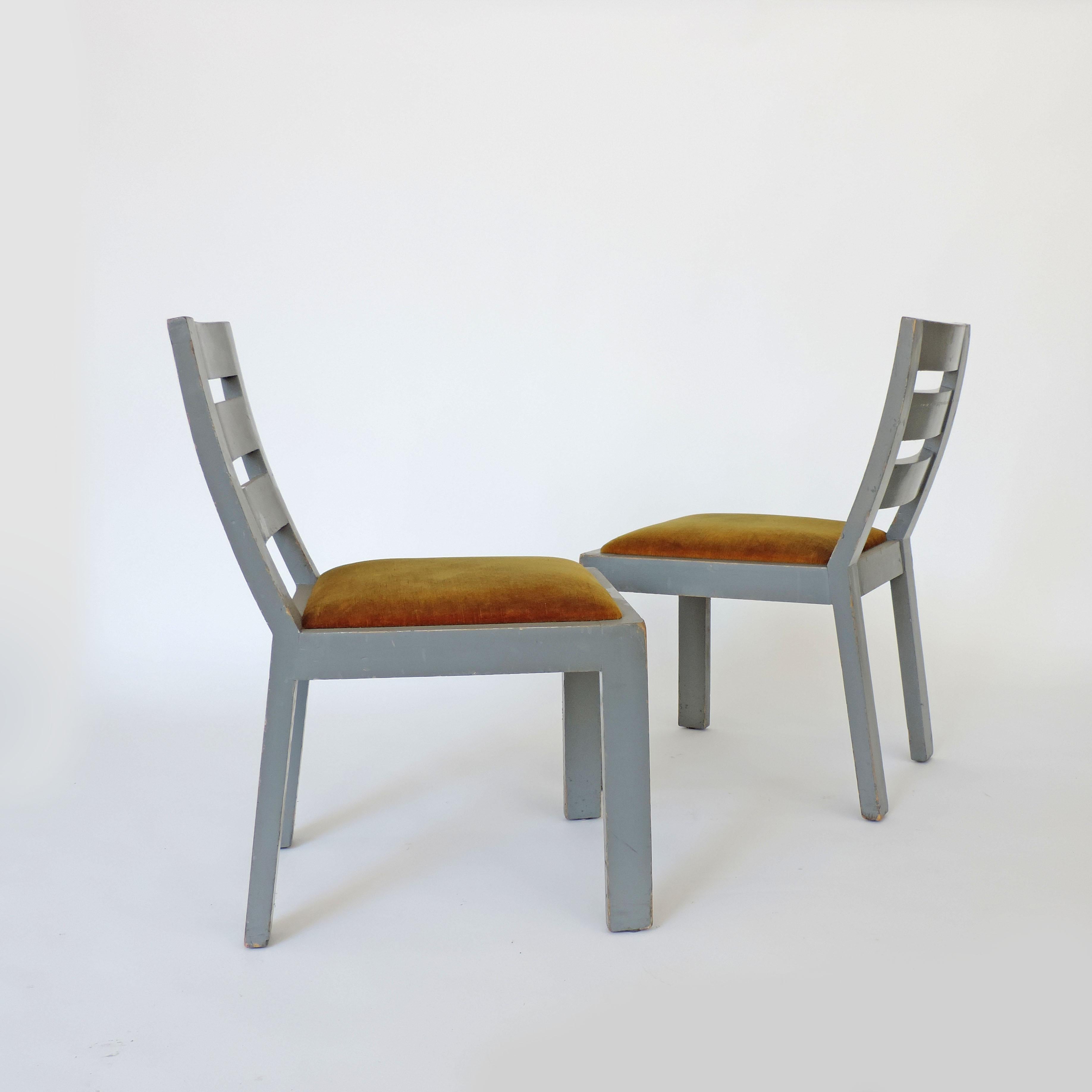 Pair of Italian rationalist movement chairs, Italy, 1930s
Light grey paint and yellow velvet.