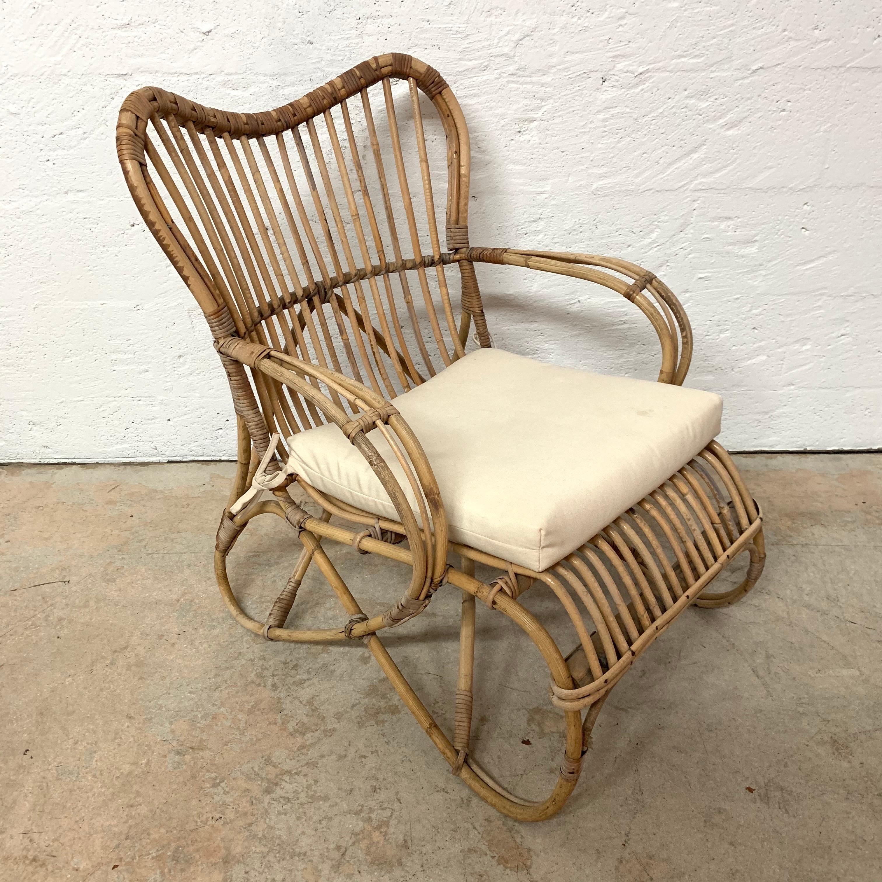 Pair of Mid-Century Modern Italian Rattan and Wicker Chairs 5