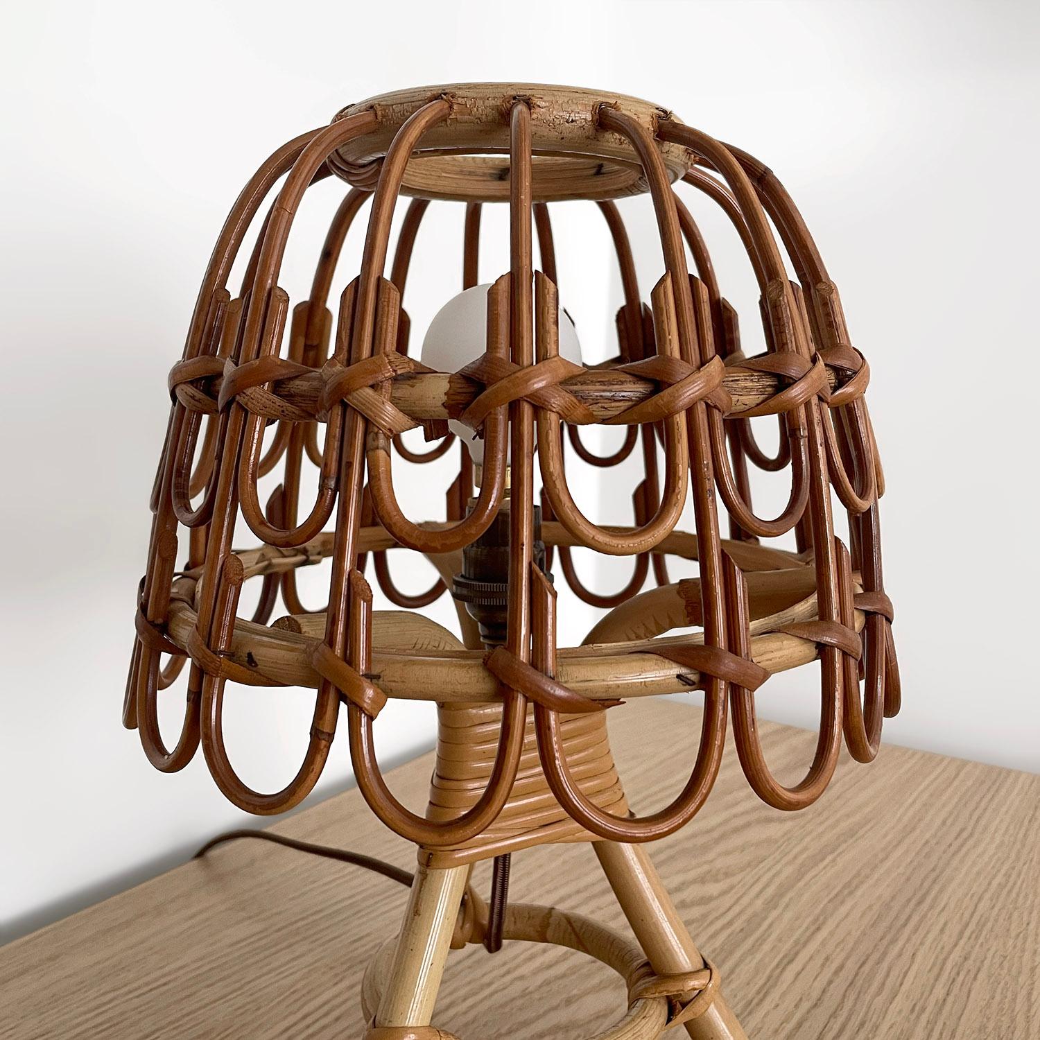 Pareja de lámparas de mesa italianas de ratán y bambú (compatibles con EE.UU. recableadas) en venta 3