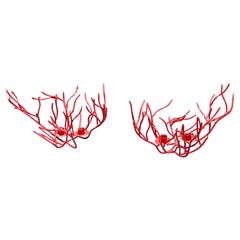 Paire de chandeliers italiens en forme d'étole en corail rouge dans le style de Tony Duquette