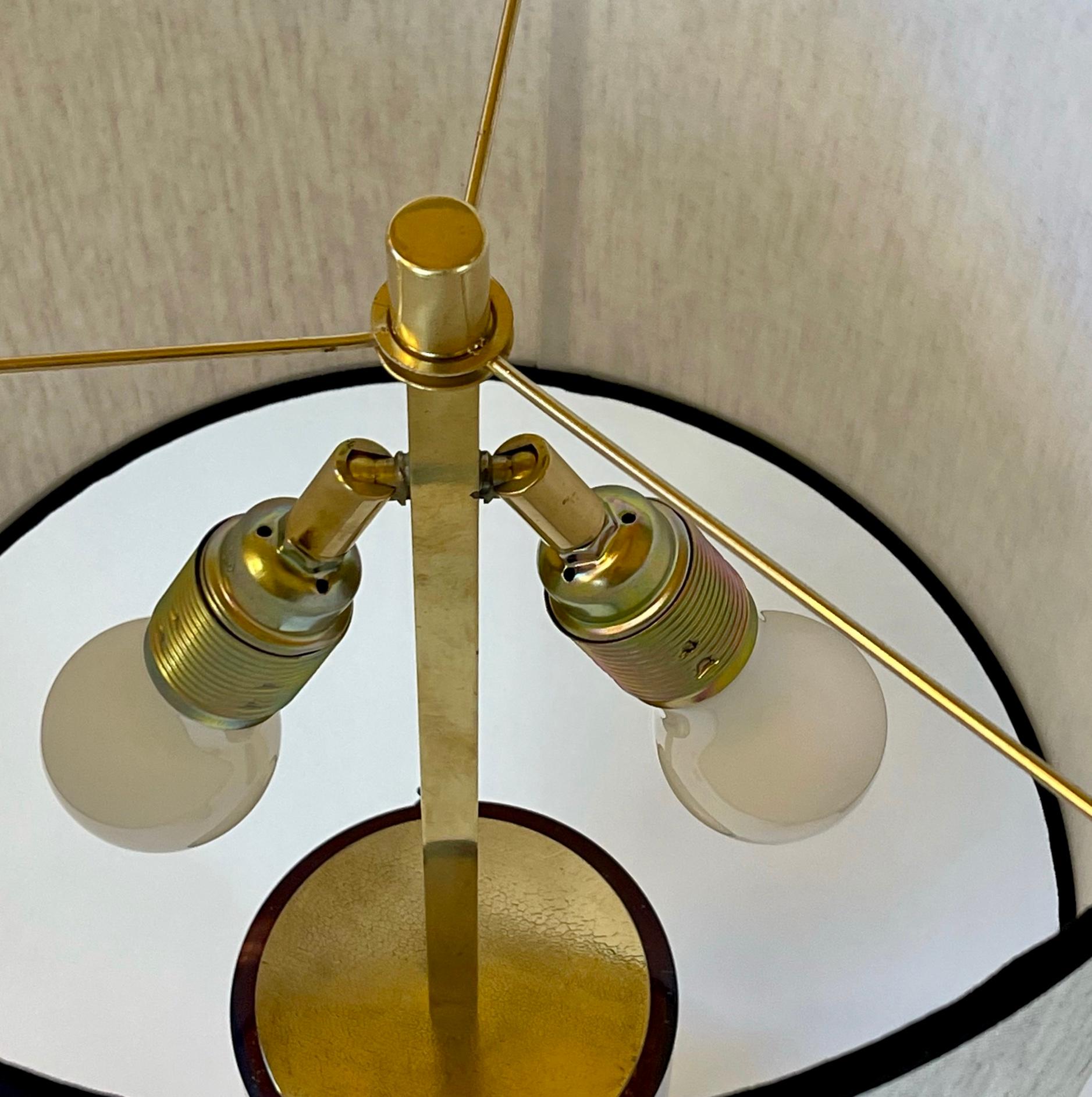 Paar italienische Tischlampen aus gebläutem Bernstein und fraktalem Harz mit Messingdetails und Schirmen im Angebot 13