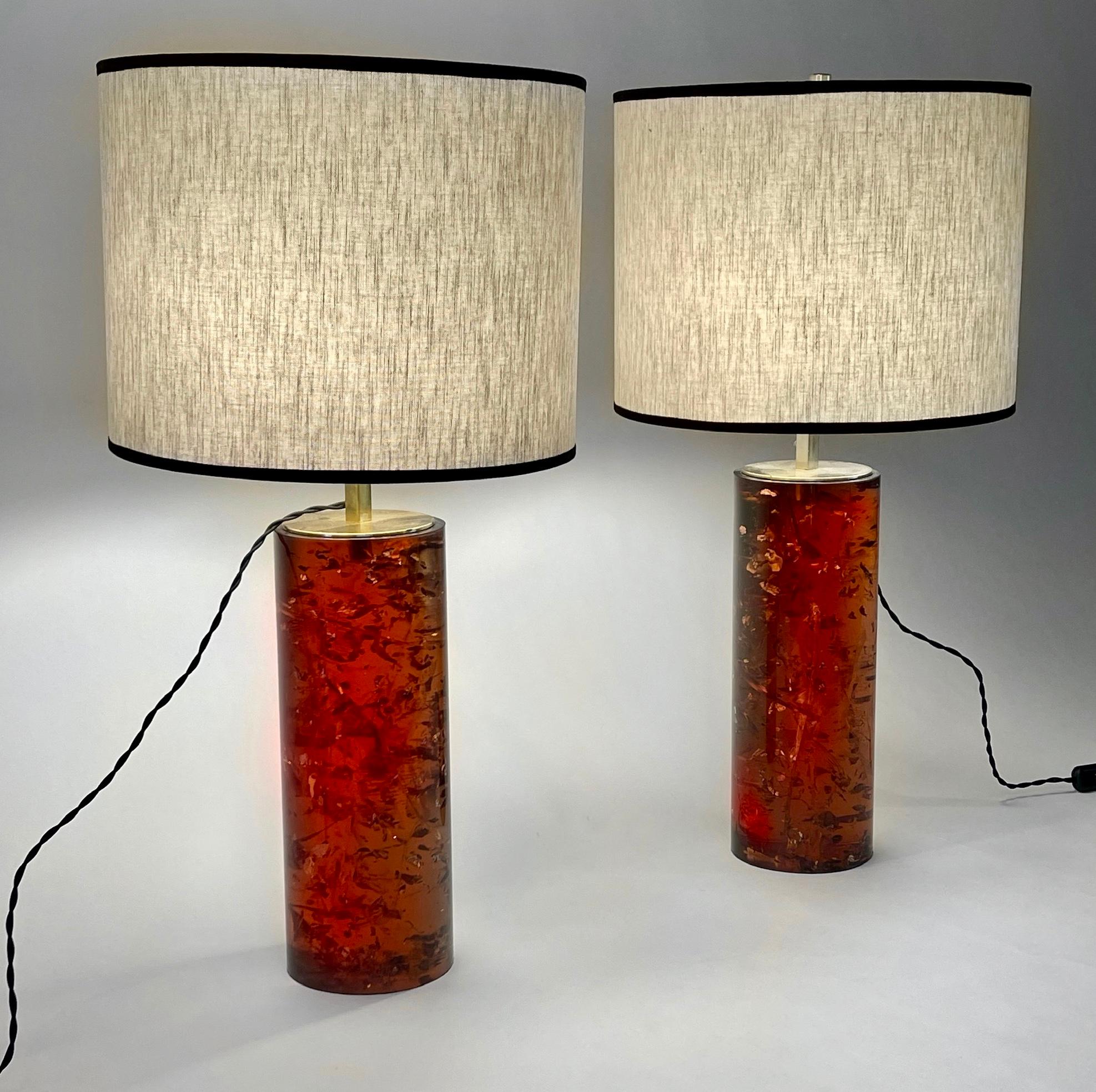 Late 20th Century Pair of Italian Reddish Amber Fractal Resin Table Lamps w/Brass Details & Shades For Sale