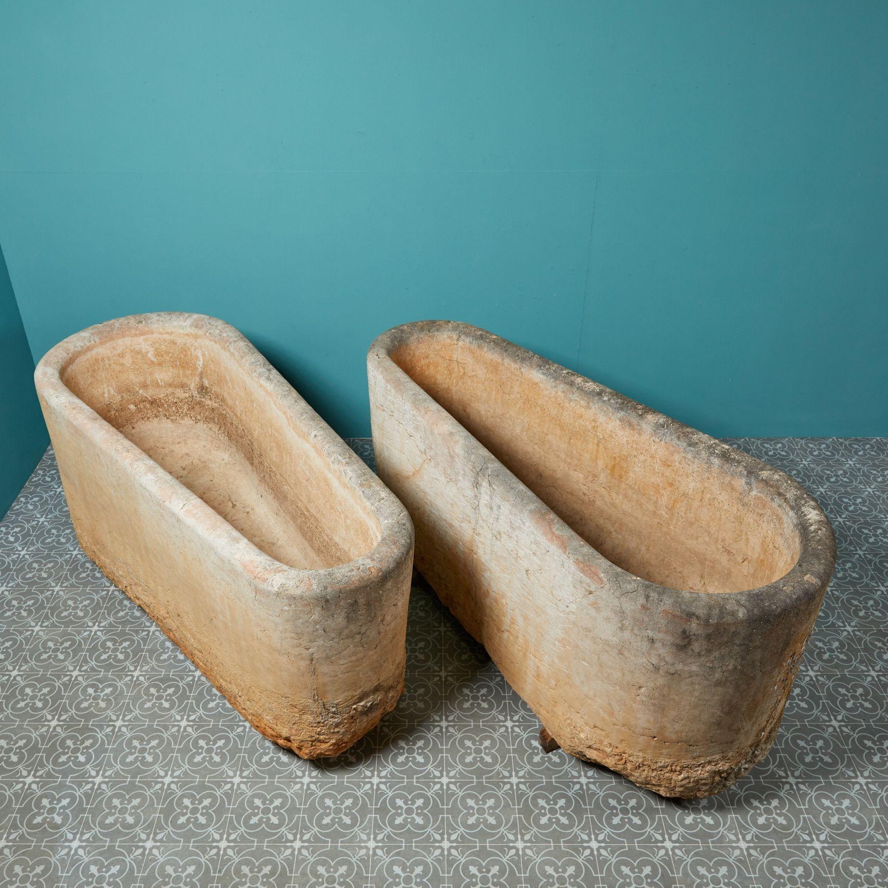 Pair of Italian Renaissance Baths Owned by Pope Julius ii In Fair Condition For Sale In Wormelow, Herefordshire