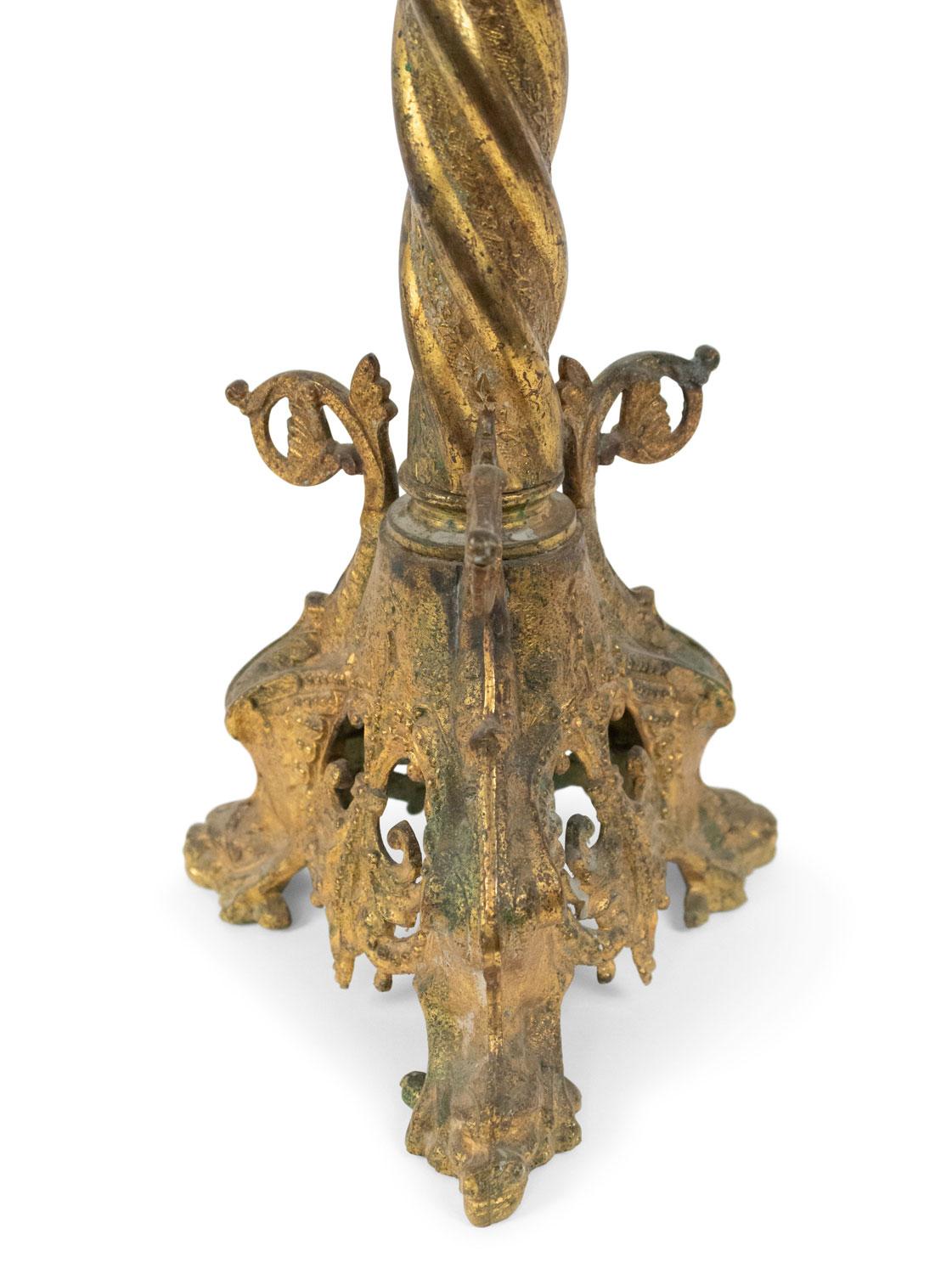 Ottone Pair of Italian Renaissance Brass Altar Candlesticks in vendita